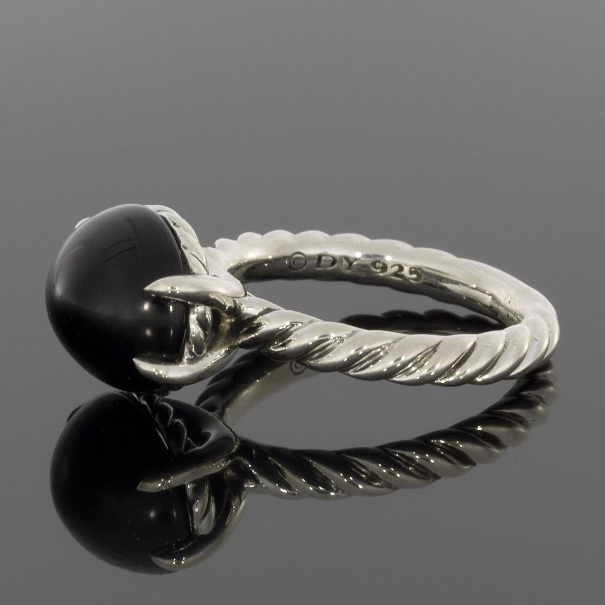 David Yurman Color Classics Sterling Silver Cabochon Onyx Straight Ladies Ring In Excellent Condition For Sale In Columbia, MO