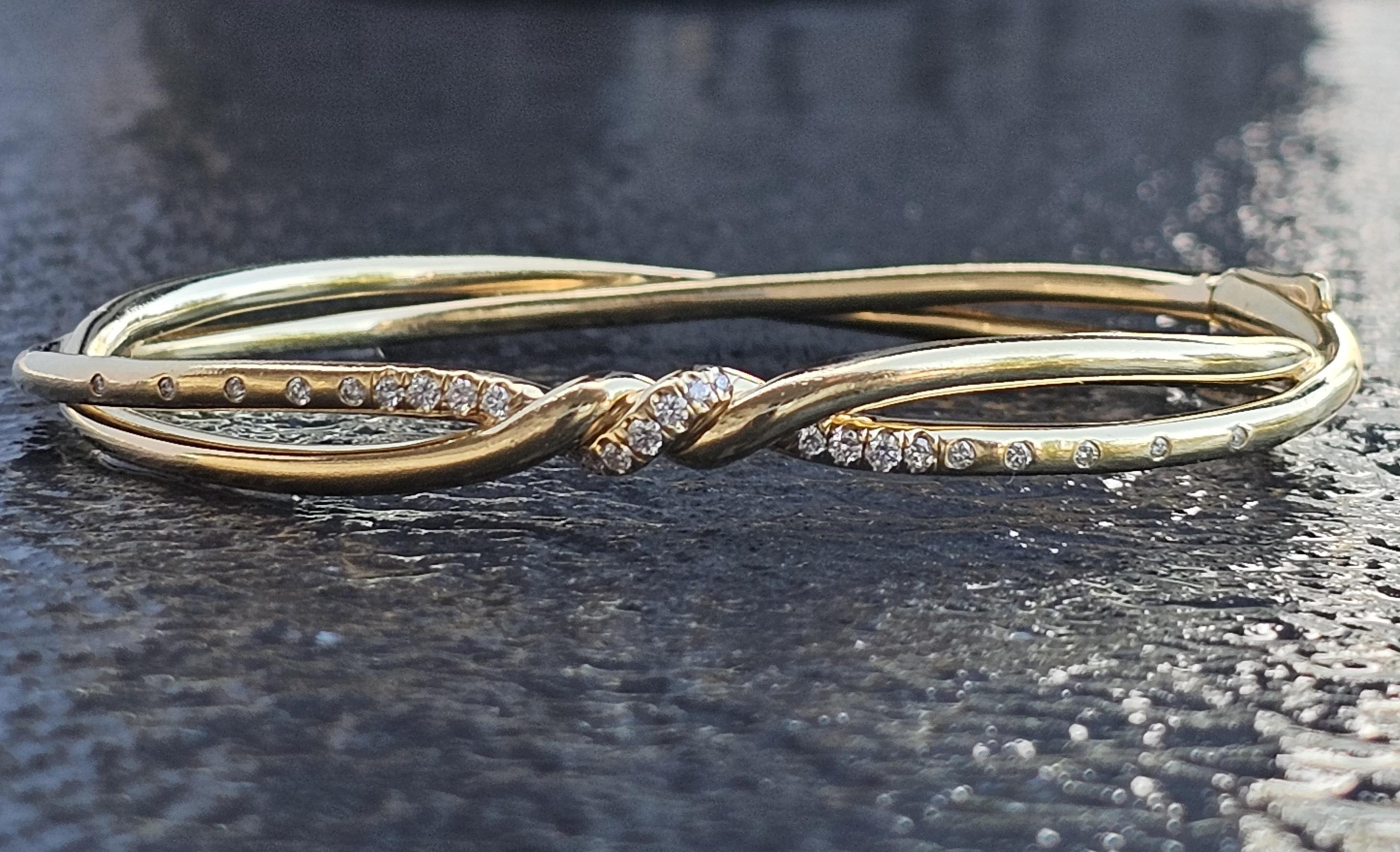 David Yurman Pulsera de brazalete con diamantes en torsión central de oro amarillo de 18 quilates en venta 7