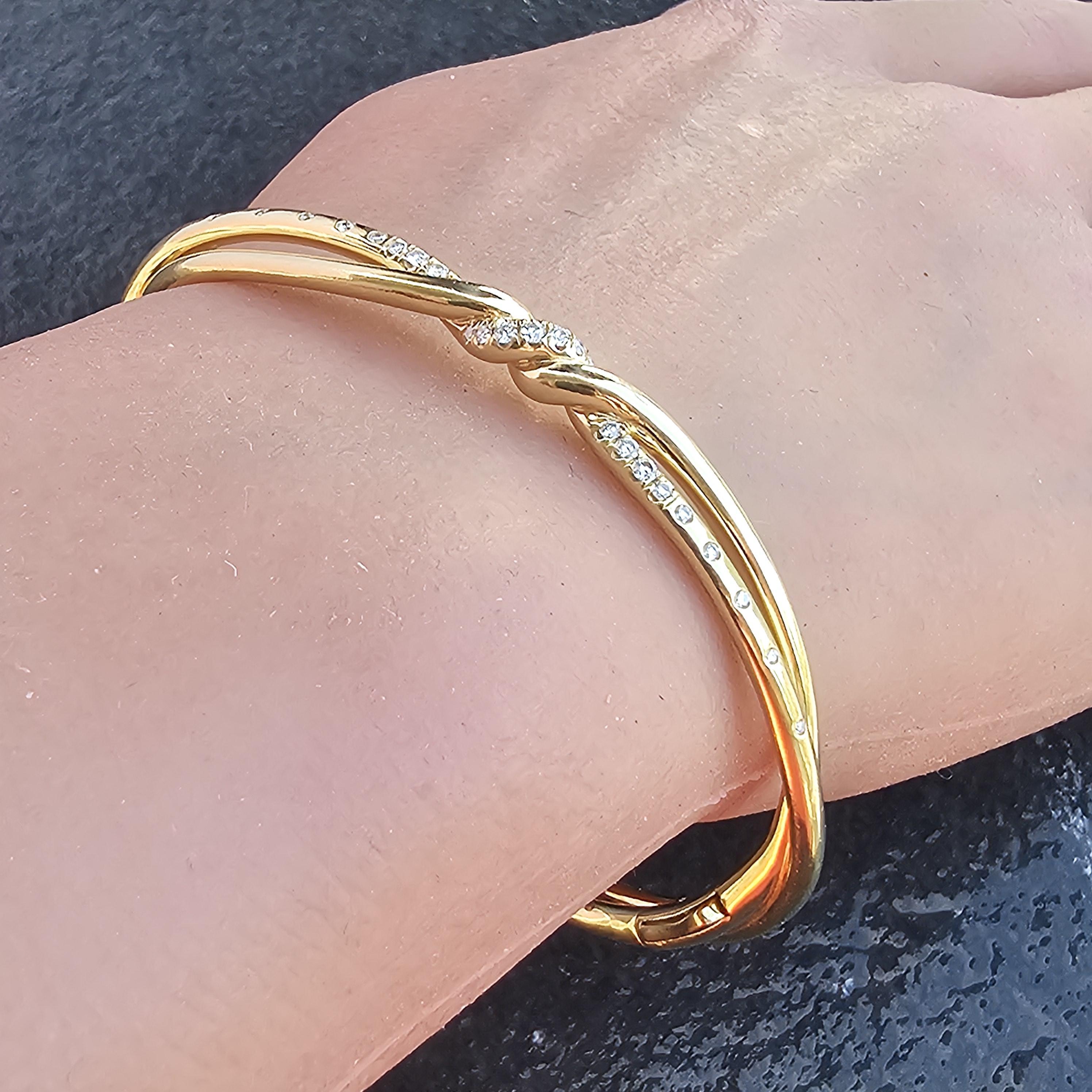 David Yurman Pulsera de brazalete con diamantes en torsión central de oro amarillo de 18 quilates en Bueno estado para la venta en Northbrook, IL