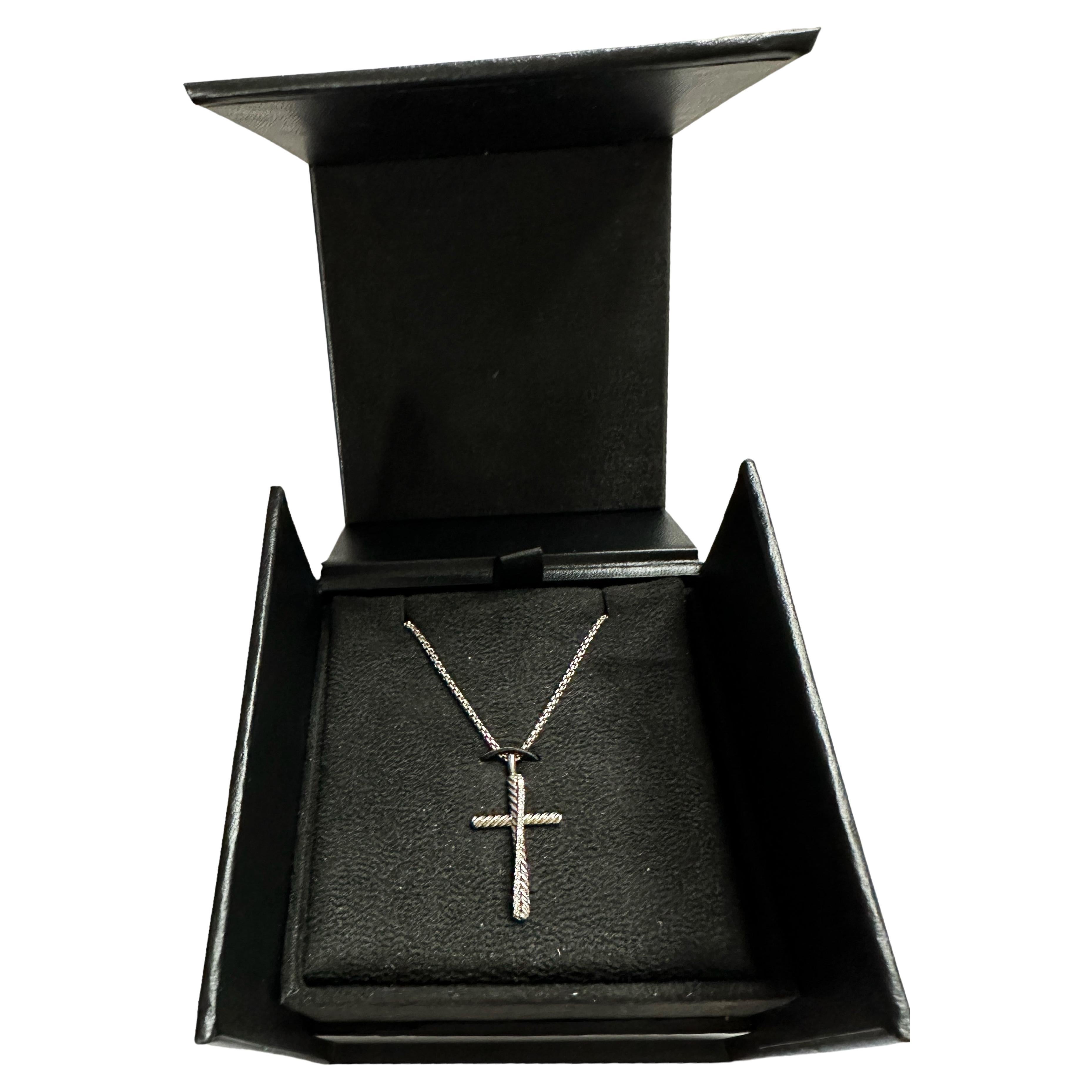 David Yurman Crossover Cross Halskette mit Pave-Diamanten in Sterling Originalverpackung im Angebot
