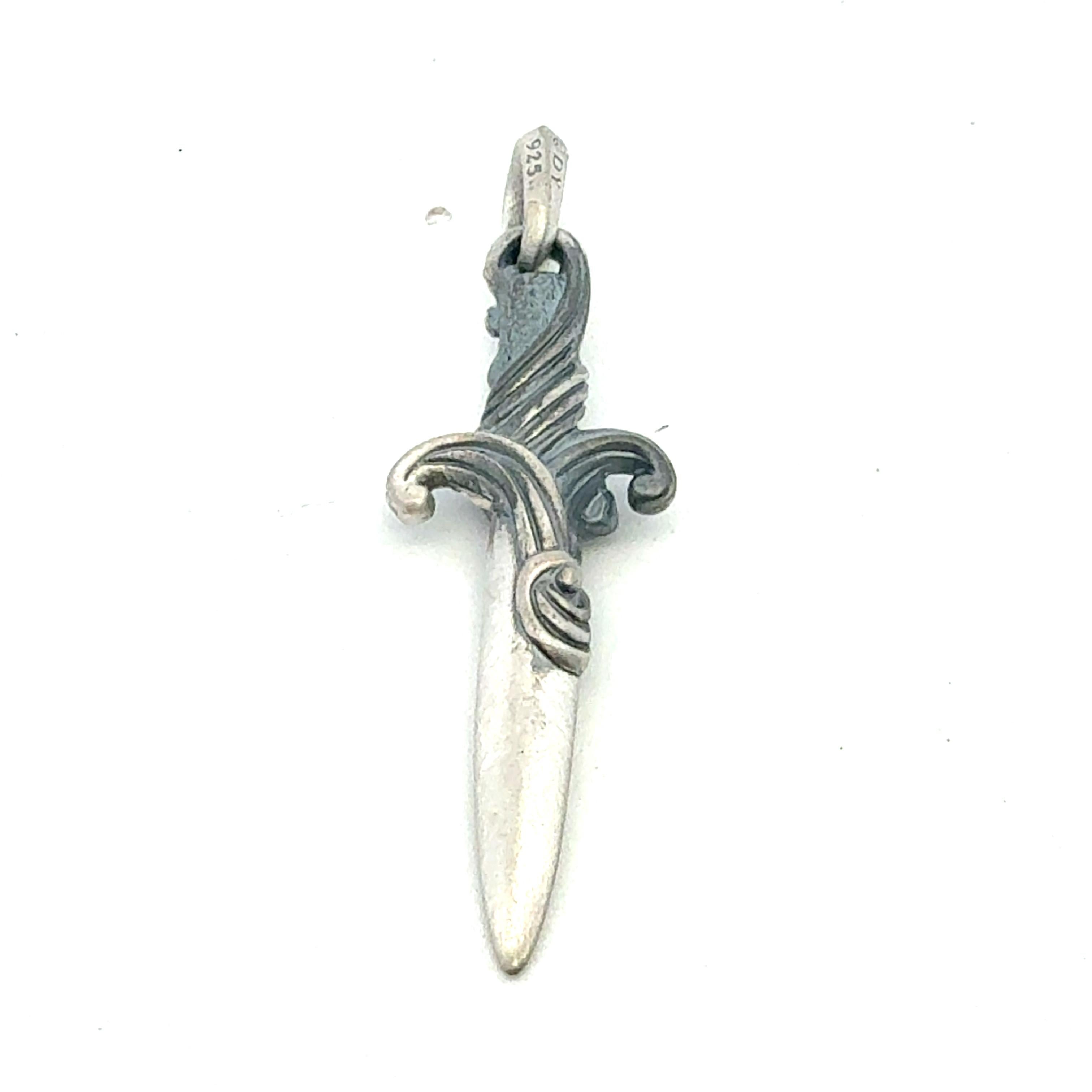 Authentic David Yurman Dagger Amulet Pendant Sterling Silver Estate DY699

Retail: $549.00

This elegant Authentic David Yurman Dagger amulet is made of sterling silver.

TRUSTED SELLER SINCE 2002

PLEASE SEE OUR HUNDREDS OF POSITIVE FEEDBACKS FROM