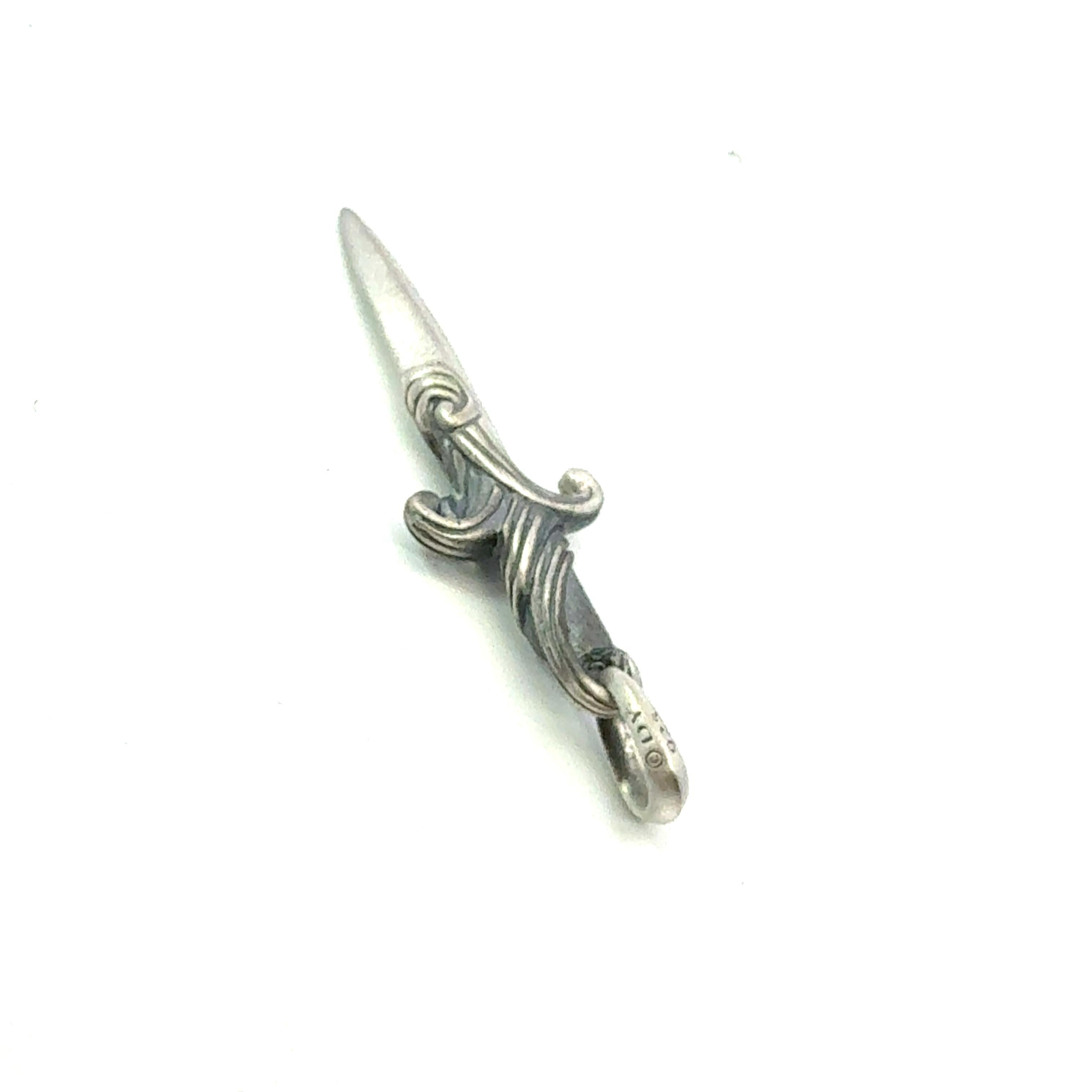 David Yurman Dagger Amulet Pendant Sterling Silver Estate en Bueno estado para la venta en Brooklyn, NY