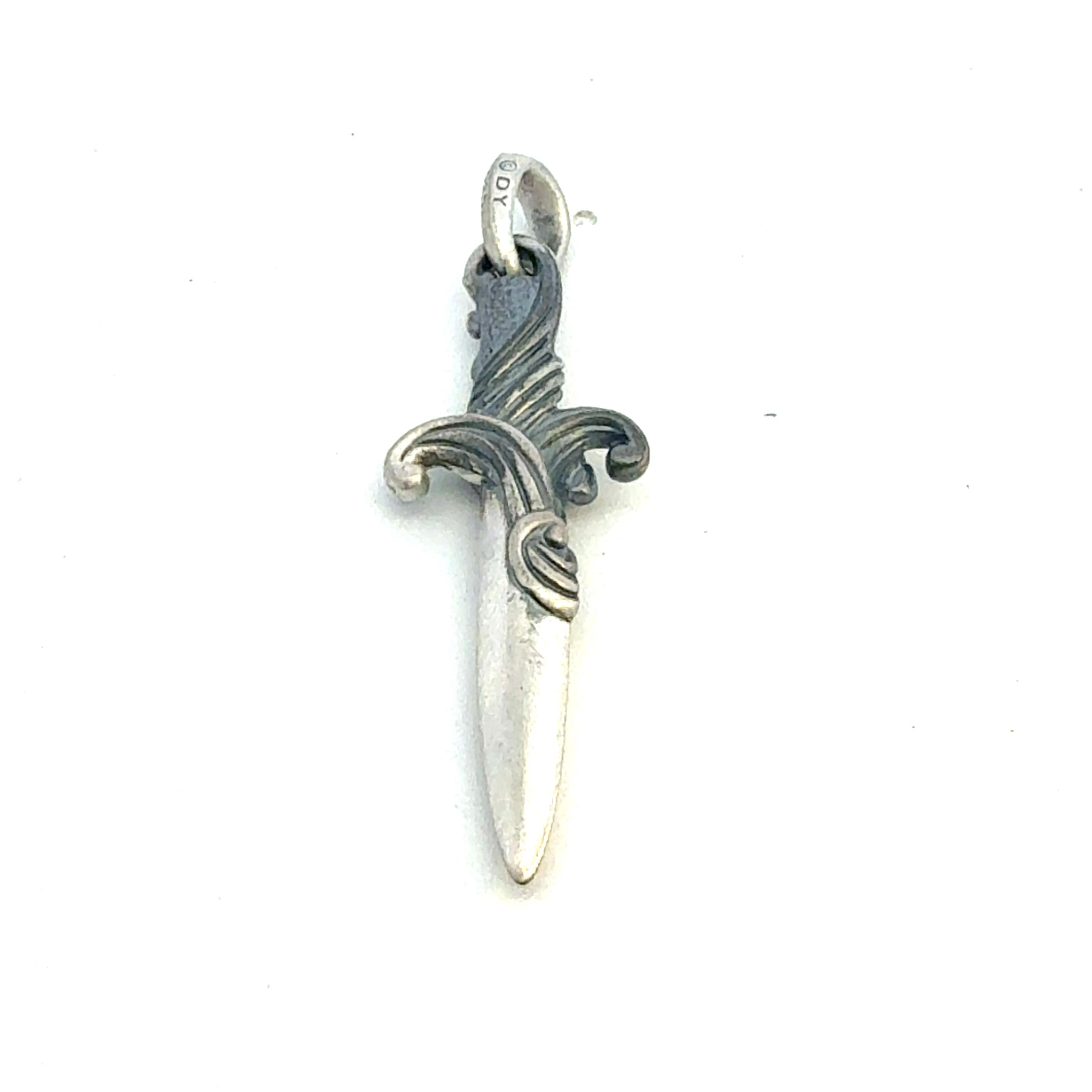 David Yurman Dagger Amulet Pendant Sterling Silver Estate In Good Condition For Sale In Brooklyn, NY