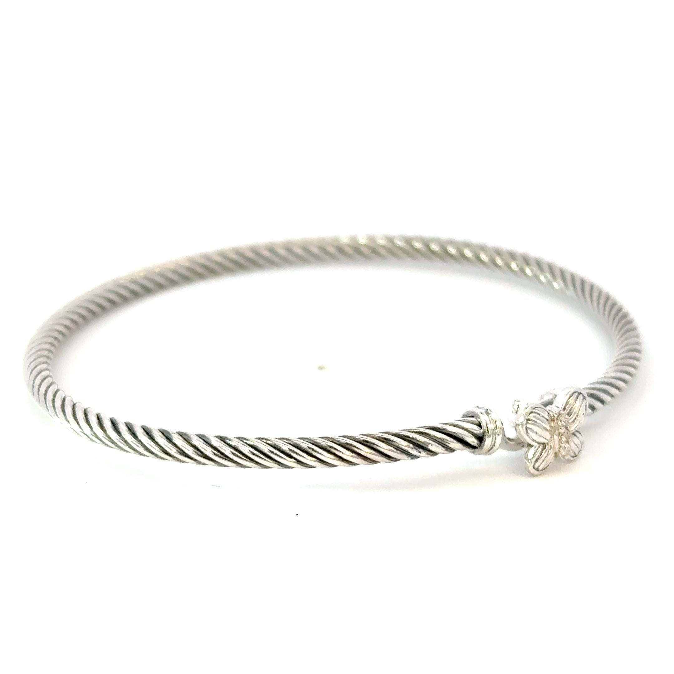 Auténtico brazalete David Yurman con mariposa de diamantes Talla M Plata de ley Estate DY721

PVP: 995.00

Este elegante brazalete puño Auténtico David Yurman está fabricado con diamantes y plata de ley.

VENDEDOR DE CONFIANZA DESDE 2002

¡¡POR