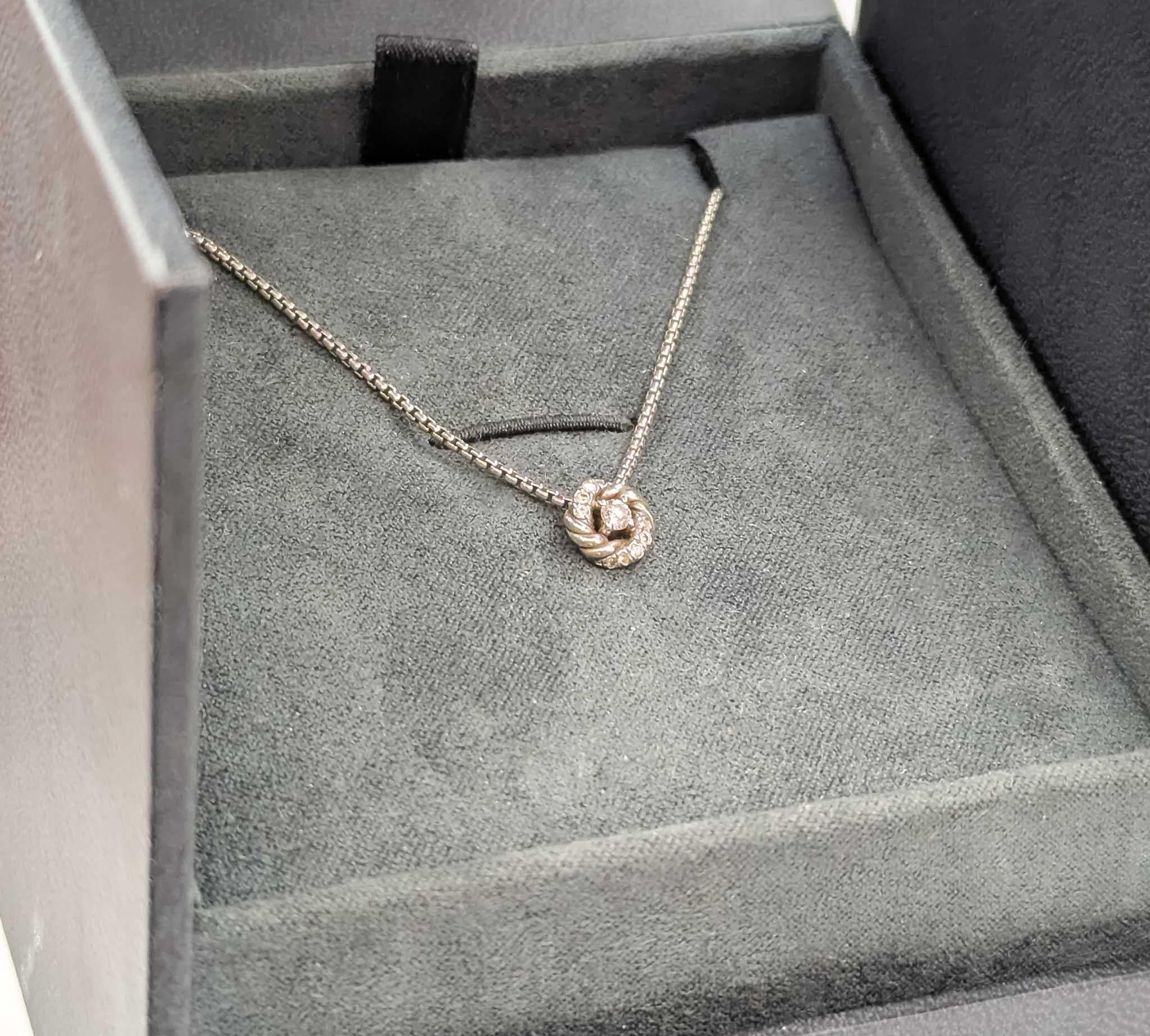 David Yurman - Collier à pendentif Petite Albion en argent avec diamants en vente 4