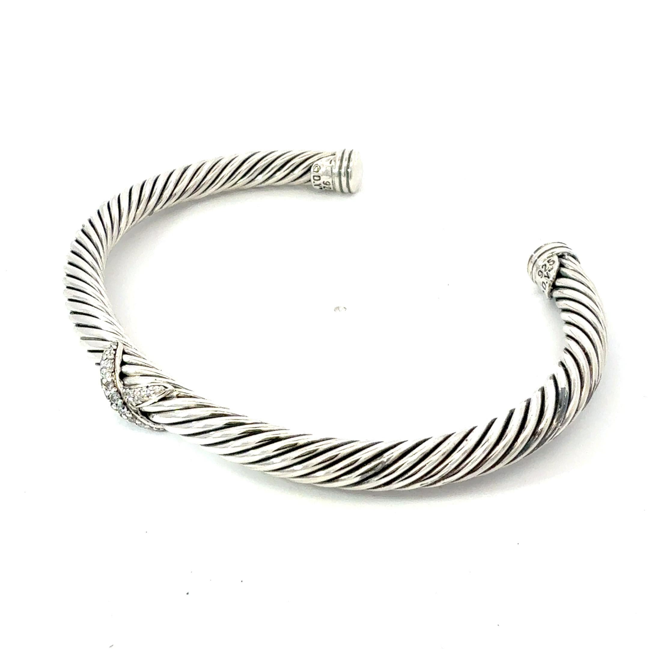 Autentico David Yurman Bracciale con diamanti X Taglia M 5 mm Argento DY736

Vendita al dettaglio: $995.00

Questo elegante bracciale autentico David Yurman è realizzato in diamanti e argento sterling.

VENDITORE DI FIDUCIA DAL 2002

SI PREGA DI