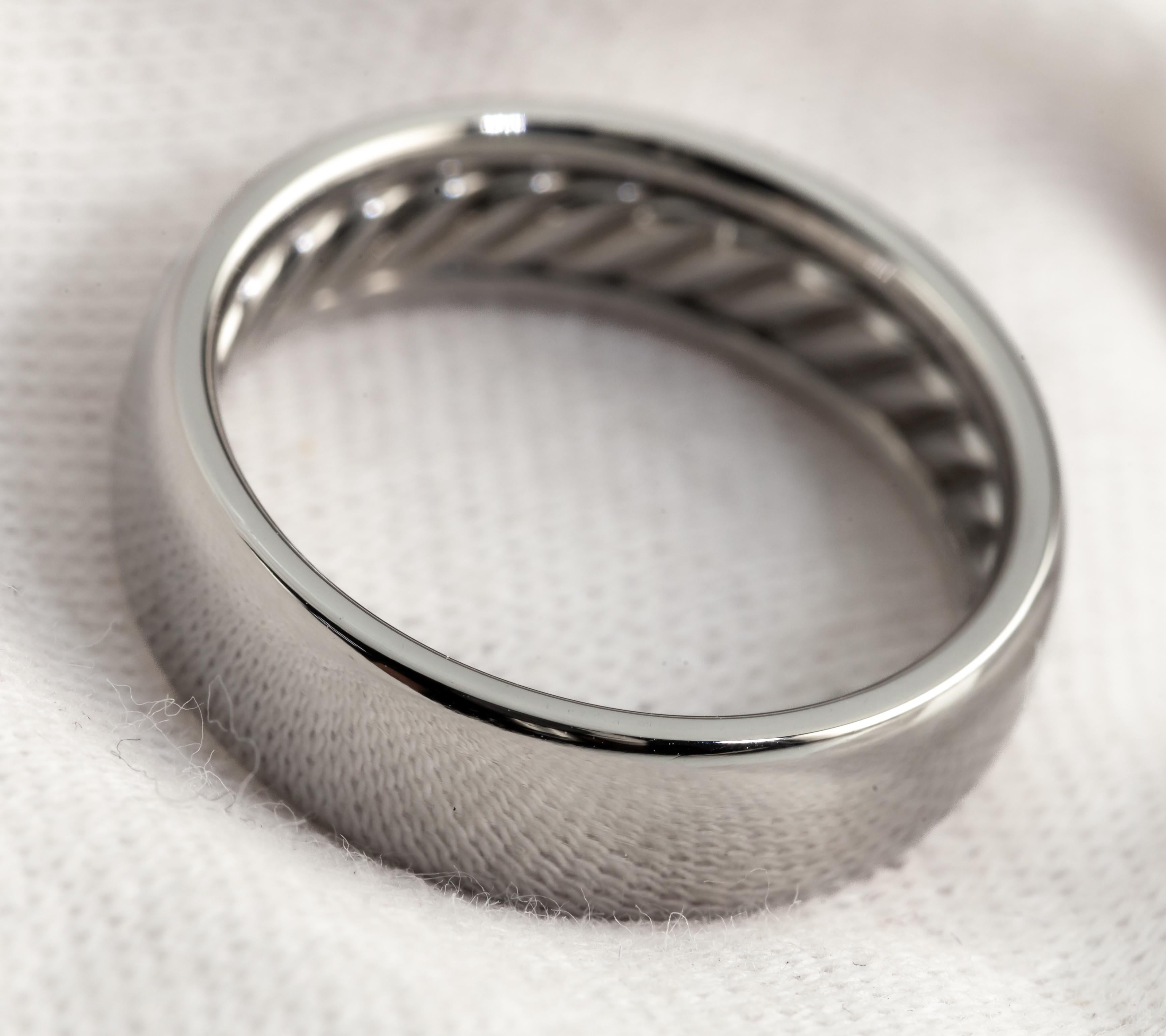 Women's or Men's David Yurman DY Classic Platinum Band w/ Original Box Size 7.5 For Sale