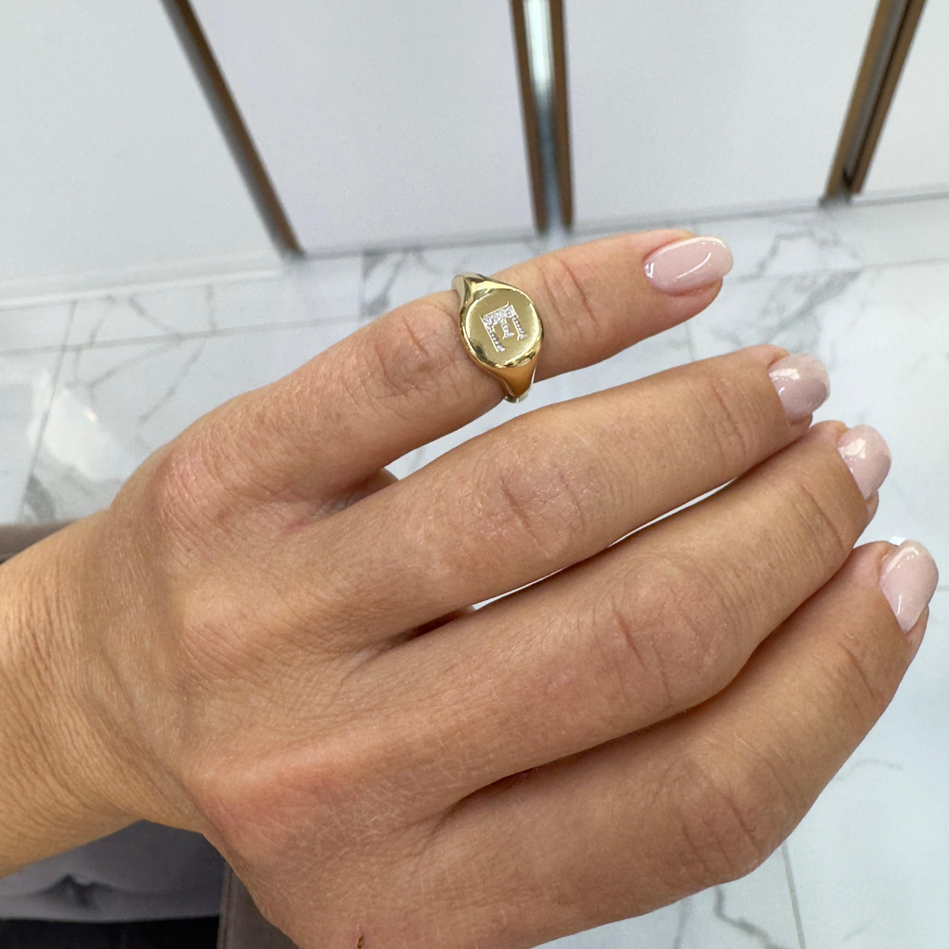 Anillo de cóctel David Yurman DYE Initial de oro amarillo de 18 quilates con diamante en forma de meñique en venta 2