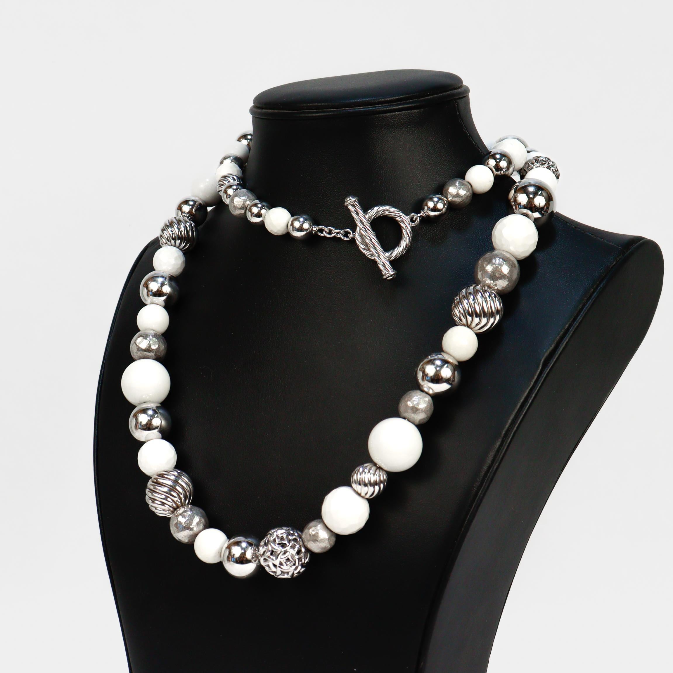 David Yurman Elements Sterling Silver & White Beaded Graduated Necklace (Collier gradué en argent sterling et en perles blanches) en vente 4
