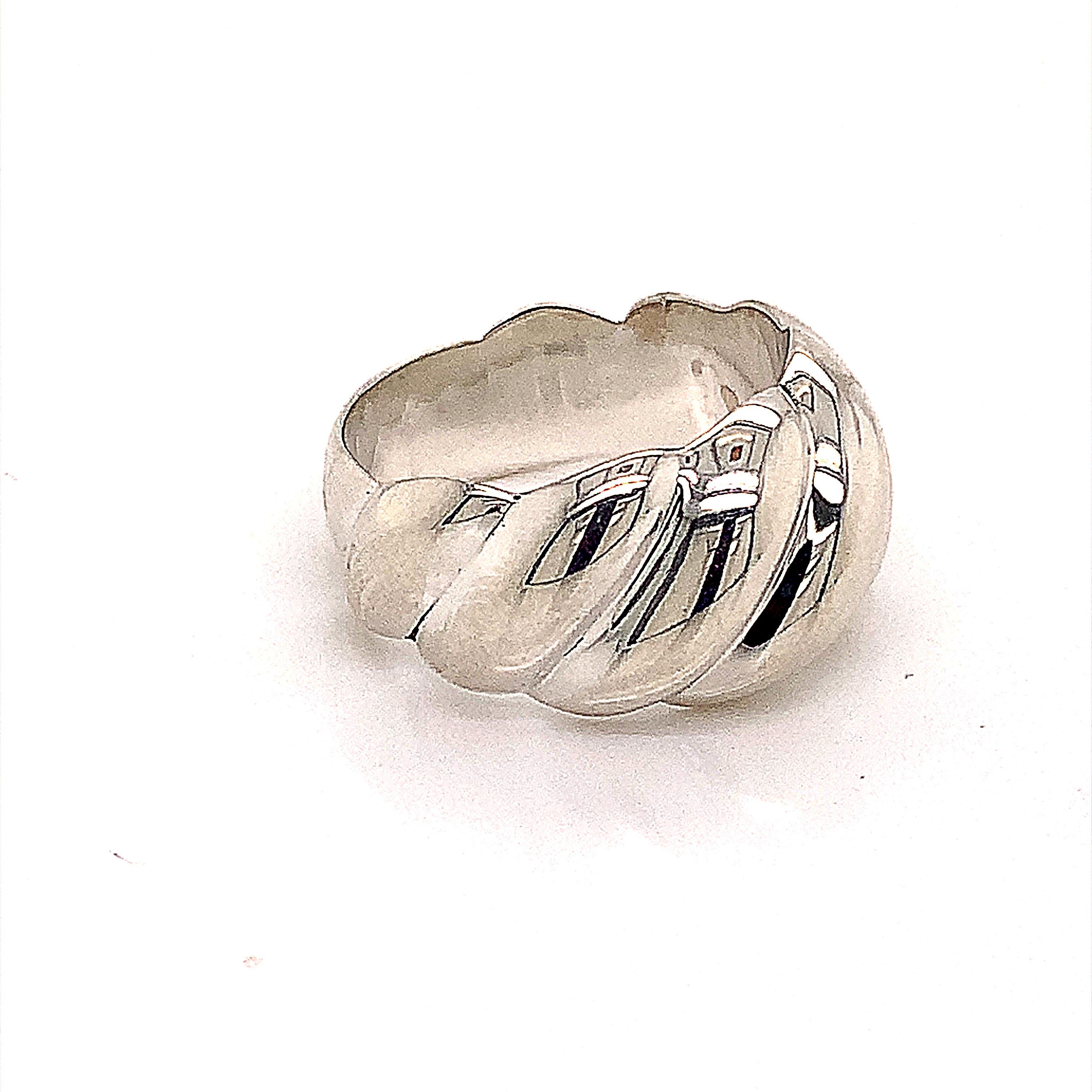 David Yurman Estate Ring Size 6 Sterling Silver 9.2 Grams DY39
 
This elegant Authentic David Yurman ring is made of sterling silver and has a weight of 9.2 grams.

TRUSTED SELLER SINCE 2002
 
PLEASE SEE OUR HUNDREDS OF POSITIVE FEEDBACKS FROM OUR