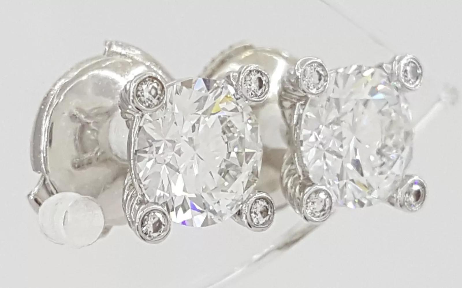 Contemporary David Yurman GIA Certified 1.44 Carat Platinum Diamond Stud Earrings For Sale