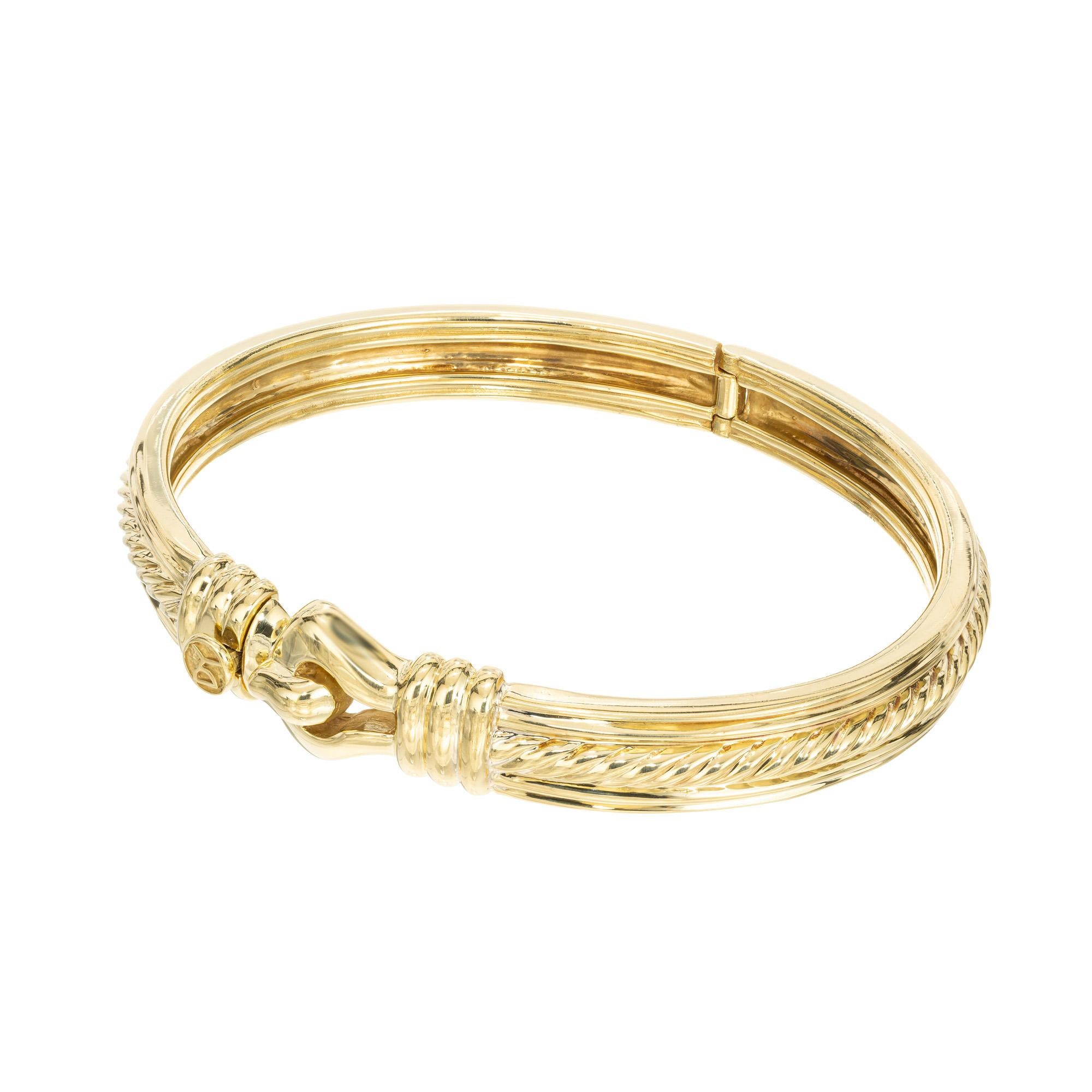 David Yurman Scharnierkabel-Armreif aus Gold im Zustand „Gut“ im Angebot in Stamford, CT