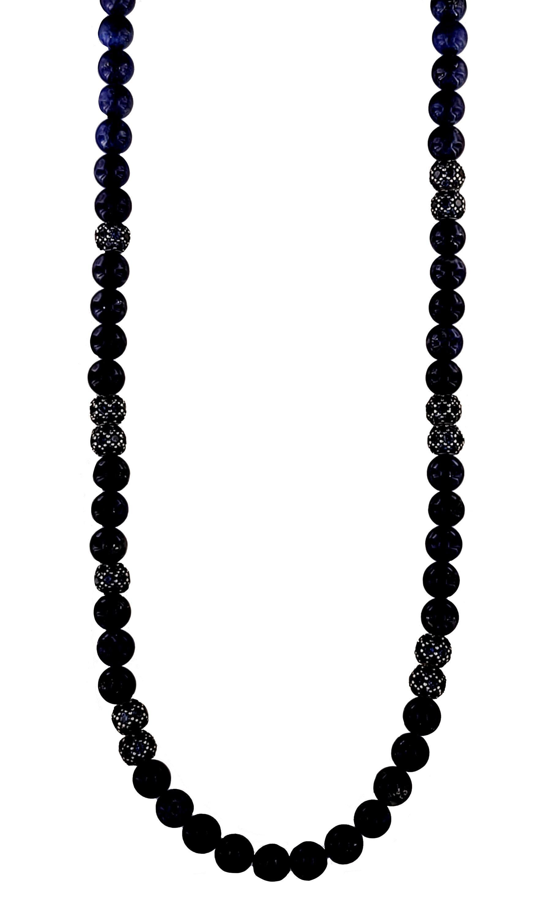 David Yurman - Collier de perles en lapis-lazuli et saphir
Matière : Argent Sterling 925
Perles de saphir : 6mm
Collier : Longueur 26'' Long
Condit : Nouveau
Prix de vente estimé : 2 225
Livré avec une boîte à collier David Yurman