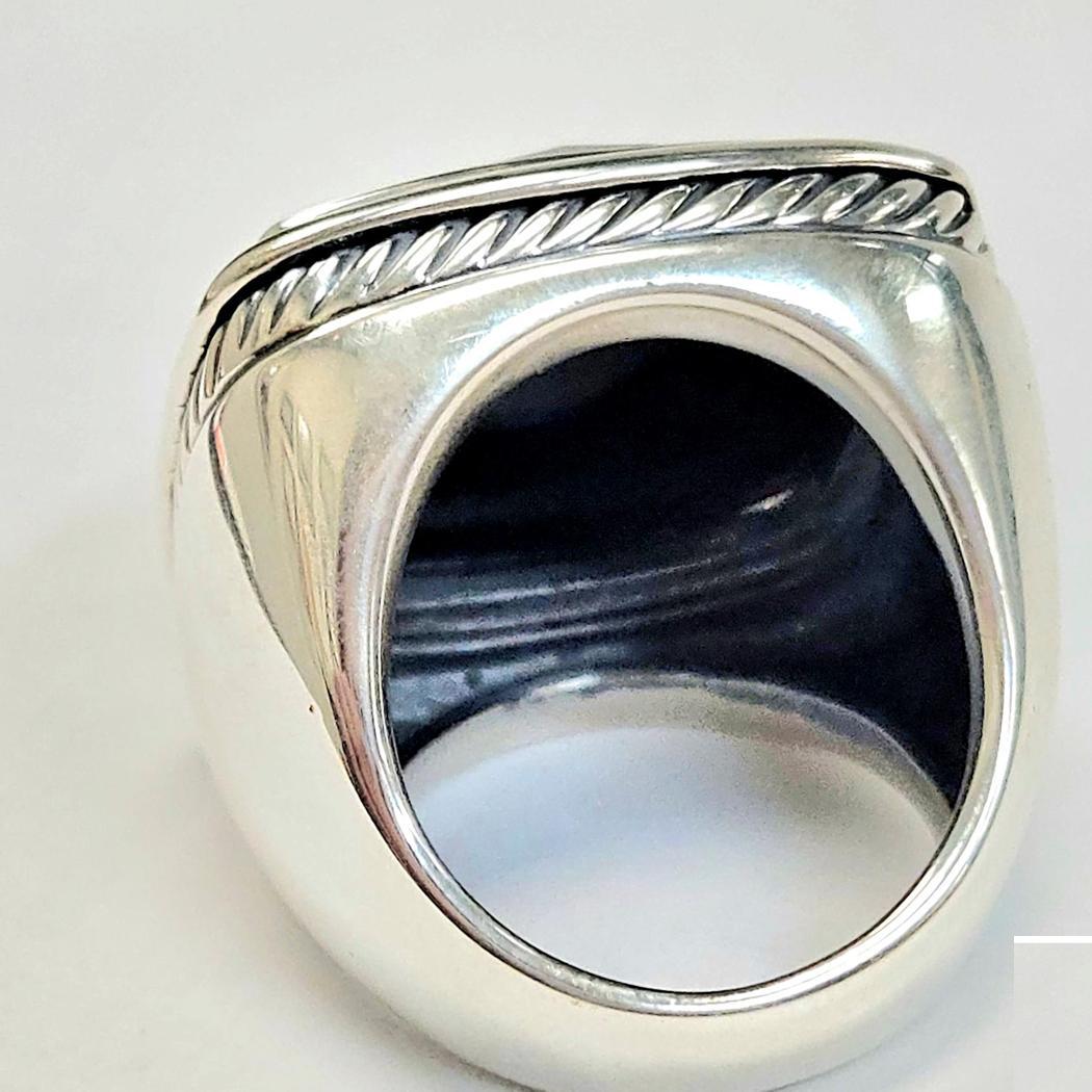 David Yurman Anello Albion grande in argento sterling con onice a cuscino, misura 6 In condizioni ottime in vendita a North Miami, FL