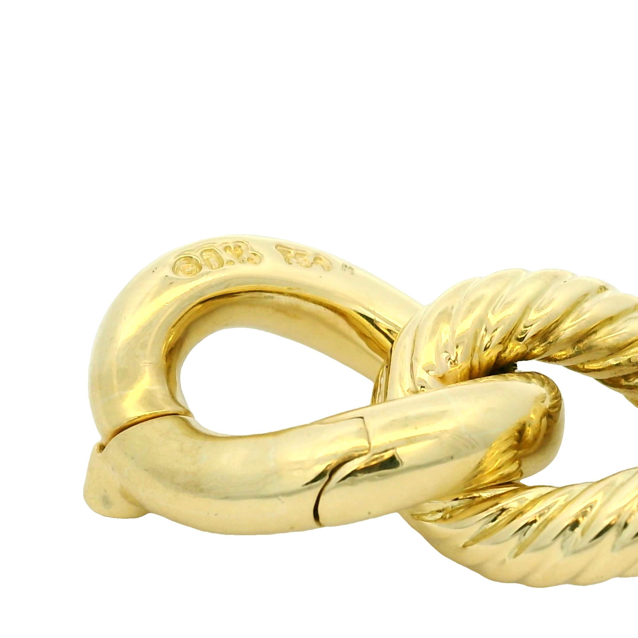 David Yurman - Bracelet en or jaune 18k à gros maillons ovales nervurés

Bracelet côtelé David Yurman : Réalisé en or jaune 18 carats, ce bracelet présente des maillons ovales nervurés. Nous disposons d'une large collection de bijoux de créateurs