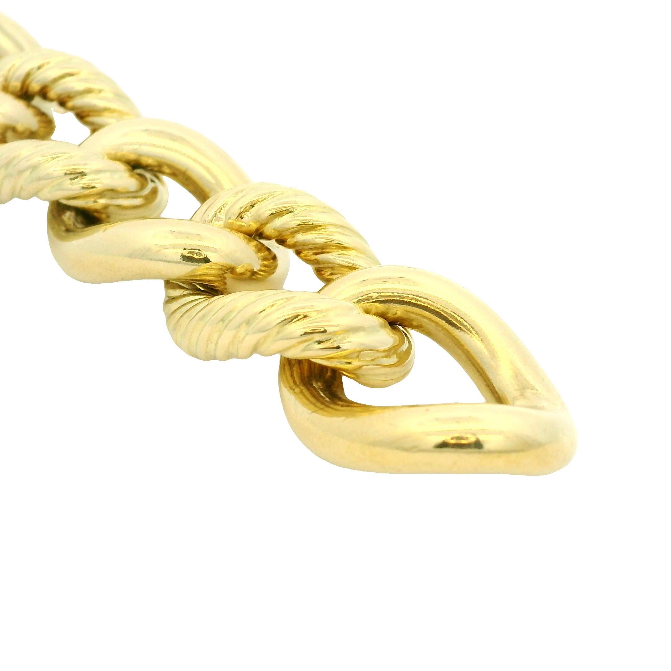 Moderne David Yurman, grand bracelet à maillons ovales nervurés de 18 carats, en stock en vente
