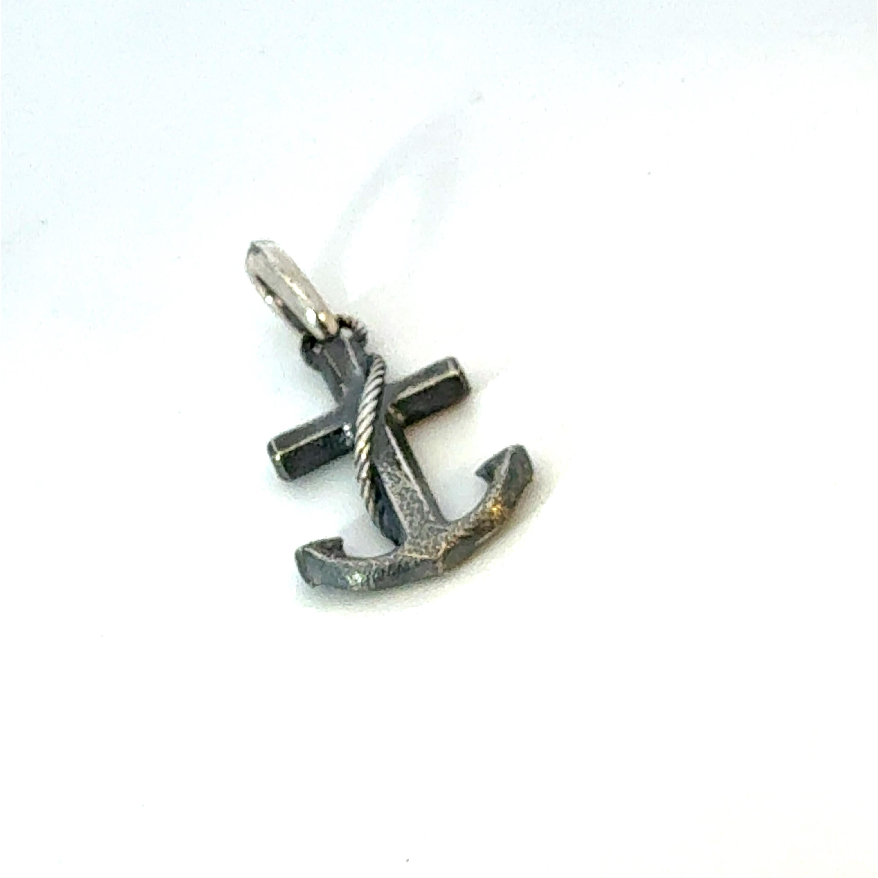 Authentique David Yurman Maritime Anchor Pendant Sterling Silver Estate DY631

Prix de détail : 799,00

VENDEUR DE CONFIANCE DEPUIS 2002

VEUILLEZ VOIR NOS CENTAINES DE COMMENTAIRES POSITIFS DE NOS CLIENTS !

LIVRAISON GRATUITE

Cet élégant