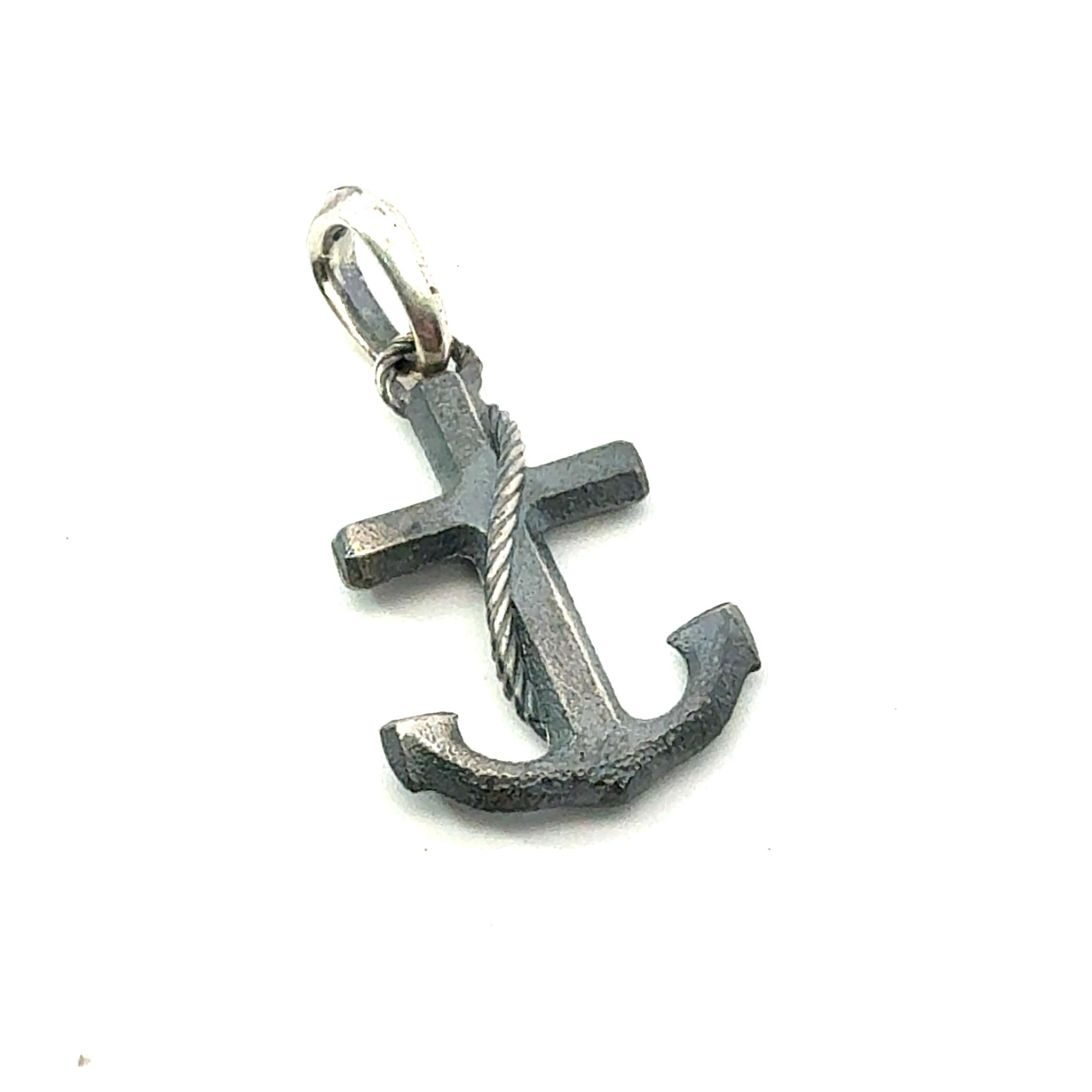 Authentic David Yurman Maritime Anchor Pendant Sterling Silver Estate DY666

Retail: $549.00

This elegant Authentic David Yurman martitime anchor pendant is made of sterling silver.

TRUSTED SELLER SINCE 2002

PLEASE SEE OUR HUNDREDS OF POSITIVE