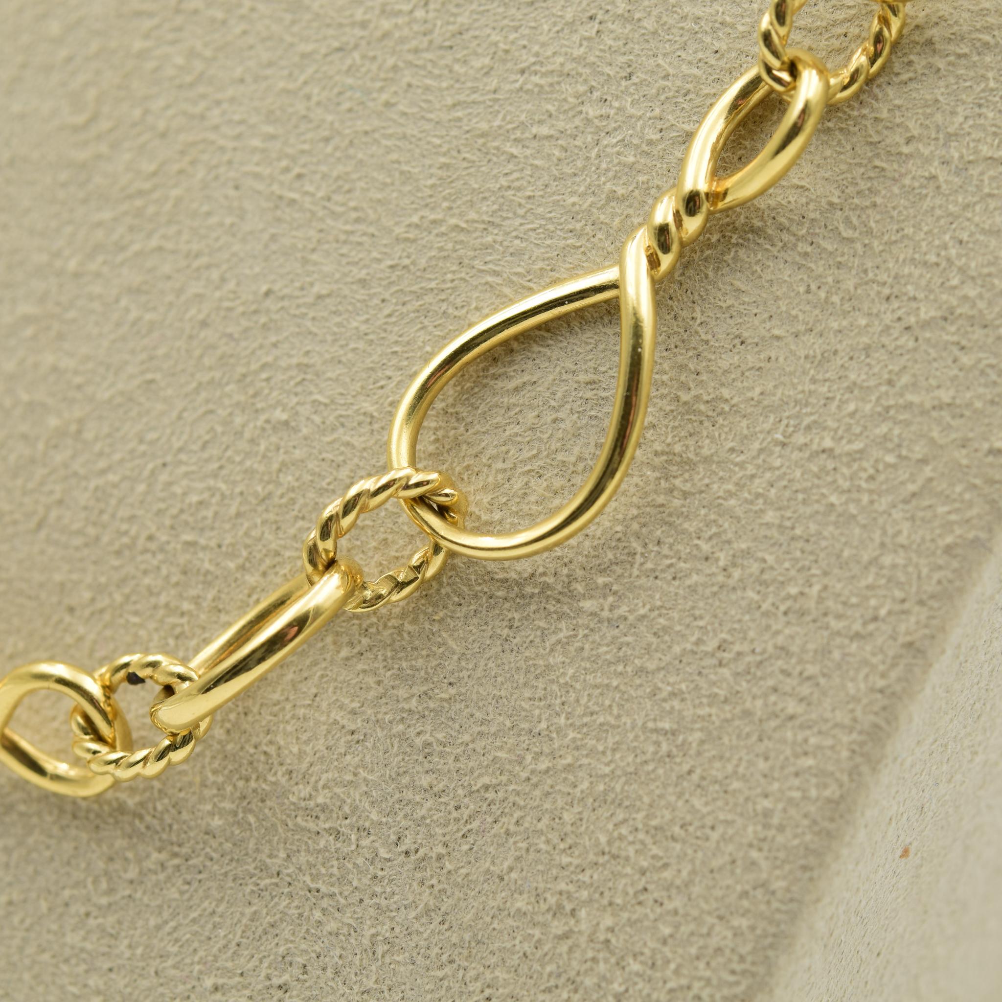 This is a David Yurman Medium Chain Necklace in 18k Yellow Gold from the Continuance Collection. This chain necklace was recently added to our estate collection. We are an authorized dealer of David Yurman and it is fully authentic and is in