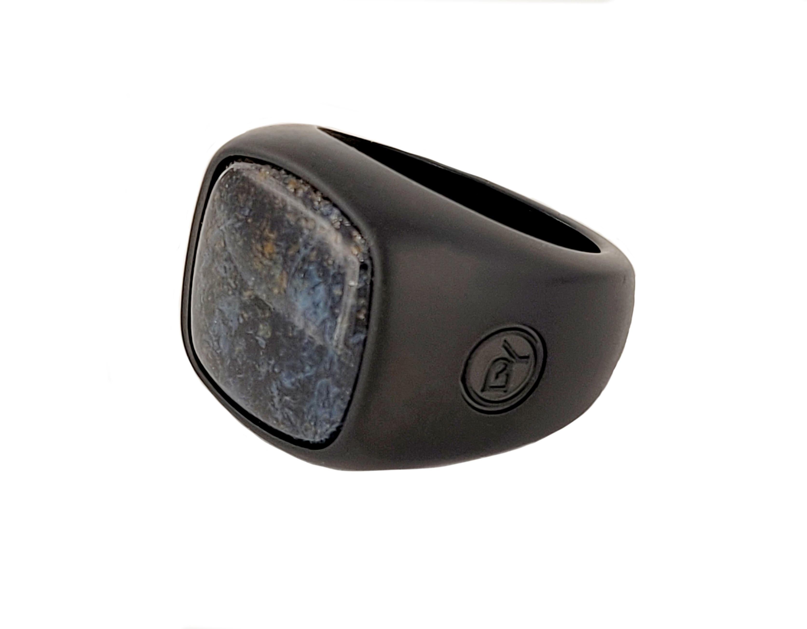 Brand David Yurman
From streamline collection
Metal type: Titanium
Ring Size: 10
Stone dimension: 16mm X 17mm
Base of shank width: 7.9mm
Ring weight 18.3gm.
Signature: ©DY
Gender Men
Condition New
Comes with David Yurman pouch.