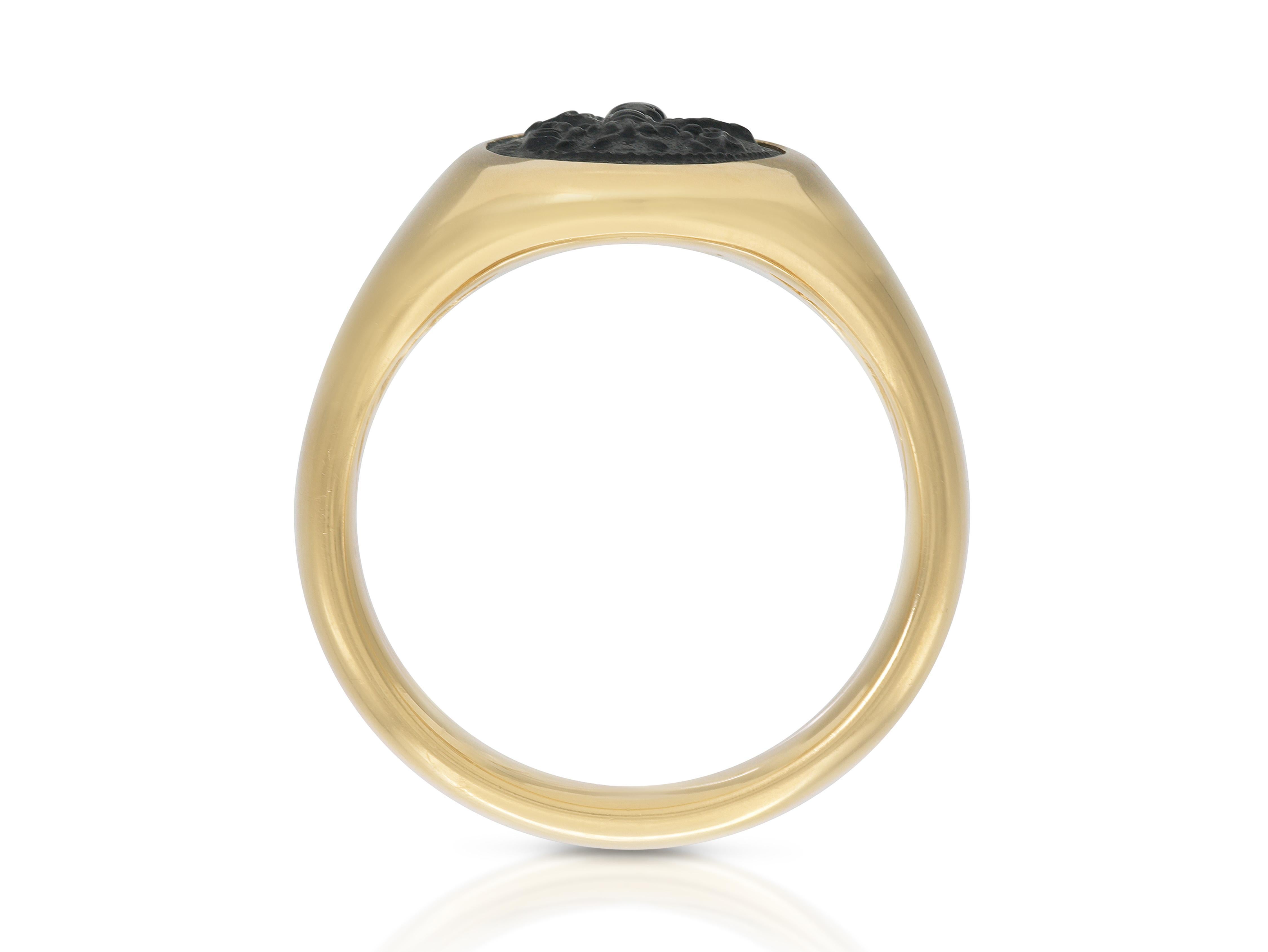 David Yurman Men's Petrvs Bee Signet Ring with Onyx In Good Condition In New York, NY