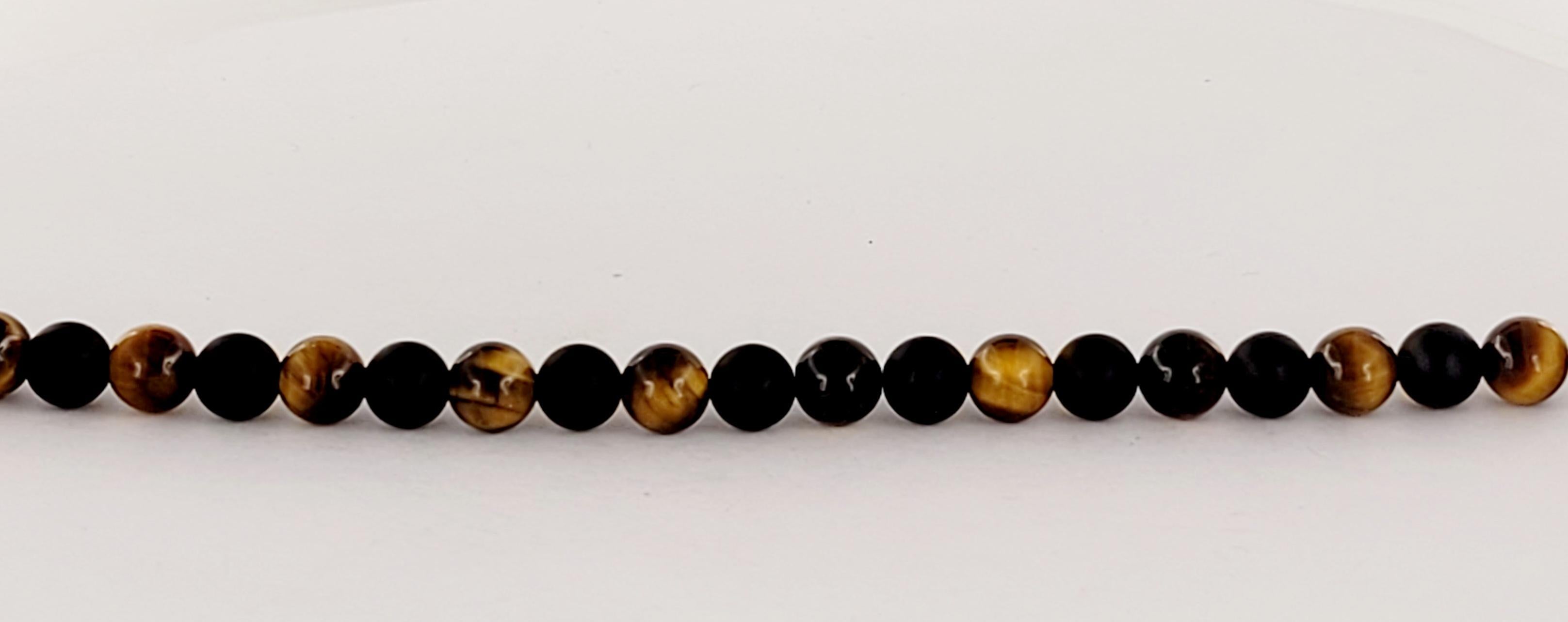 David Yurman Spirituel pour hommes  Bracelet avec perles noires et œil de tigre de 6,5 mm Pour hommes en vente