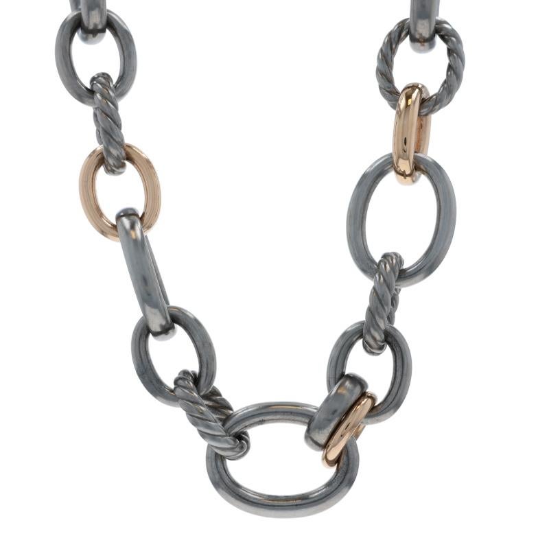 Prix de détail : 9500

Marque : David Yurman
Collectional : Mercer
Design :  Collier Melange Pave

Contenu du métal : Argent sterling et or rose 18k

Informations sur les pierres

Diamants naturels
Carat(s) : 1.69ctw
Coupe : Brillant rond
Couleur :