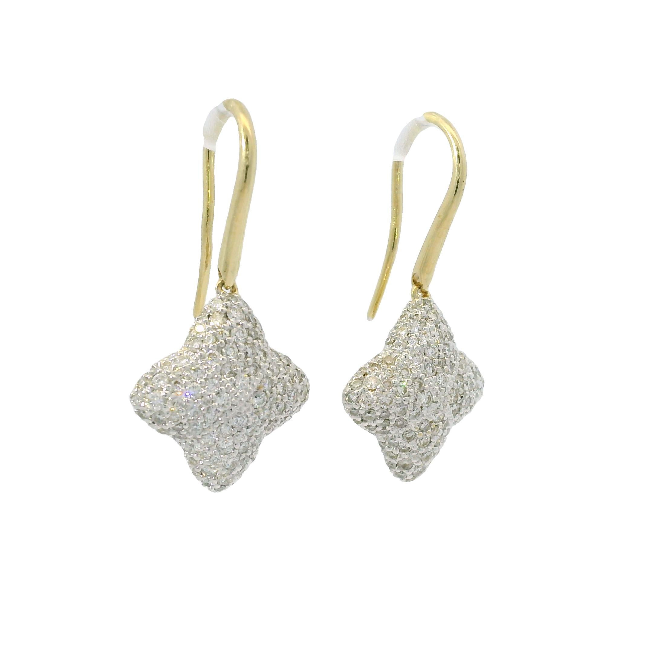 David Yurman Boucles d'oreilles quadrilobées en or jaune 18k et diamant naturel de 1,10 carat

Nous achetons des bijoux de créateurs depuis plus de 40 ans.

Designer : David Yurman
Matériau : Or jaune 18k
Détails des diamants : Il y a environ 1,10