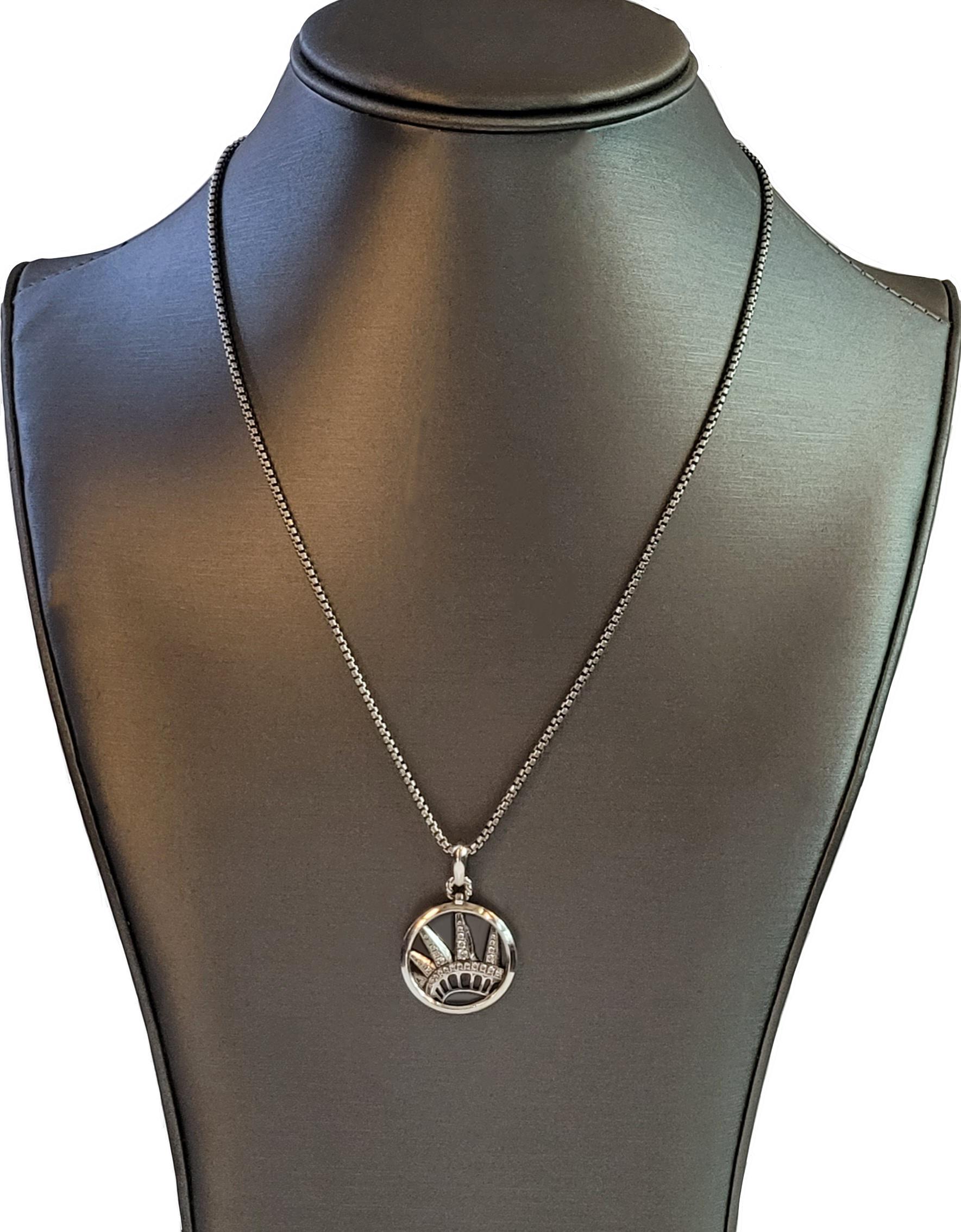 Uomo David Yurman Amuleto della Statua della Libertà di New York in argento sterling con diamanti in pavé in vendita