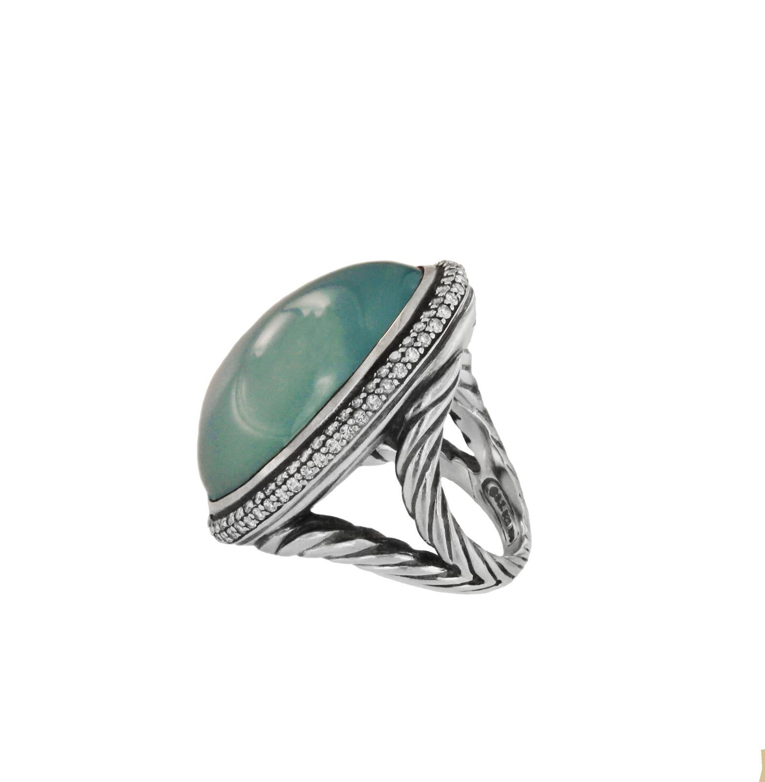 DY OVAL AQUA CHALCEDONY DIAMOND RING.

-Mint condition
-Sterling silver
-Ring size: 7
-Chalcedony dimension: 21x29mm

*Comes with David Yurman pouch.