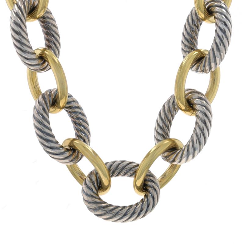 Marke: David Yurman
Design/One:  Ovale Gliederkette

Metall Inhalt: Sterling Silber & 1/5 18k Gelbgold

Verschluss-Typ: Hummerklauen-Verschluss
Merkmale: Kabel Detaillierung

Messungen
Länge: 17
