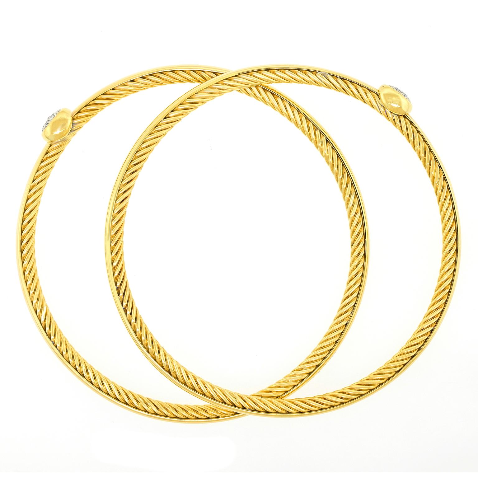 Taglio brillante David Yurman Coppia di bracciali in oro con diamanti incastonati in vendita