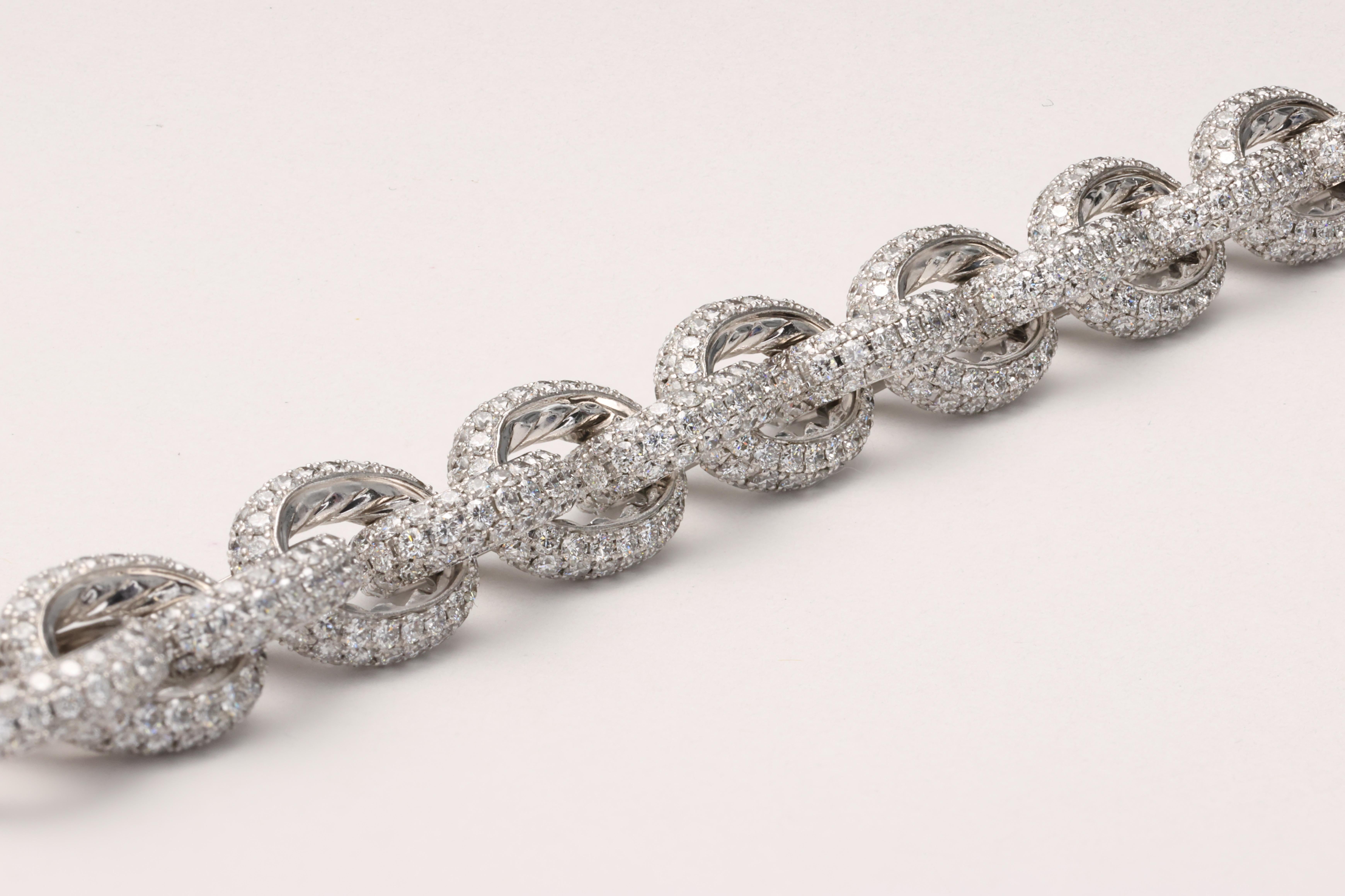 Modern David Yurman Pave Chain Link Diamond Bracelet in 18 Karat White Gold For Sale