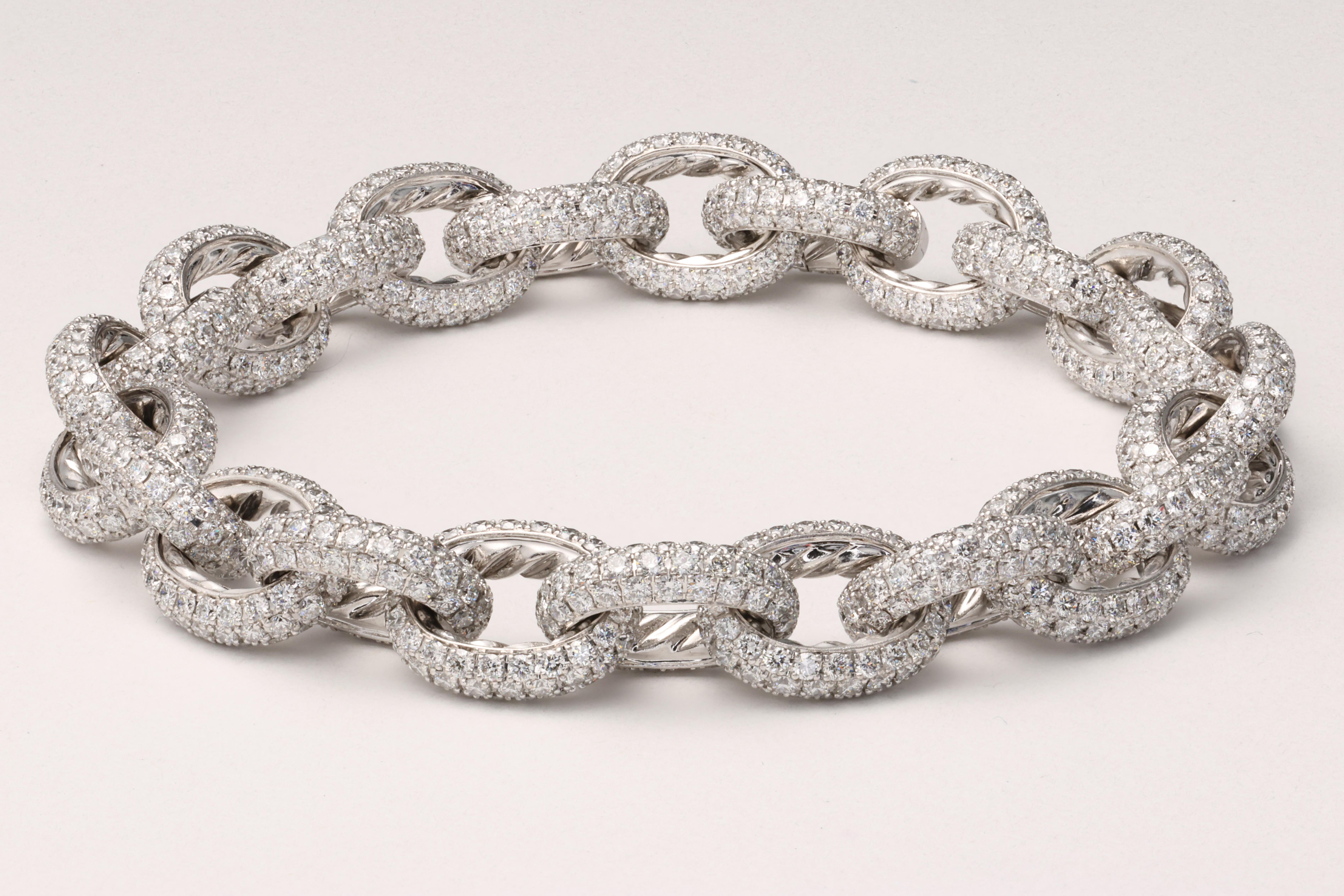 David Yurman Pave Chain Link Diamond Bracelet in 18 Karat White Gold For Sale 1