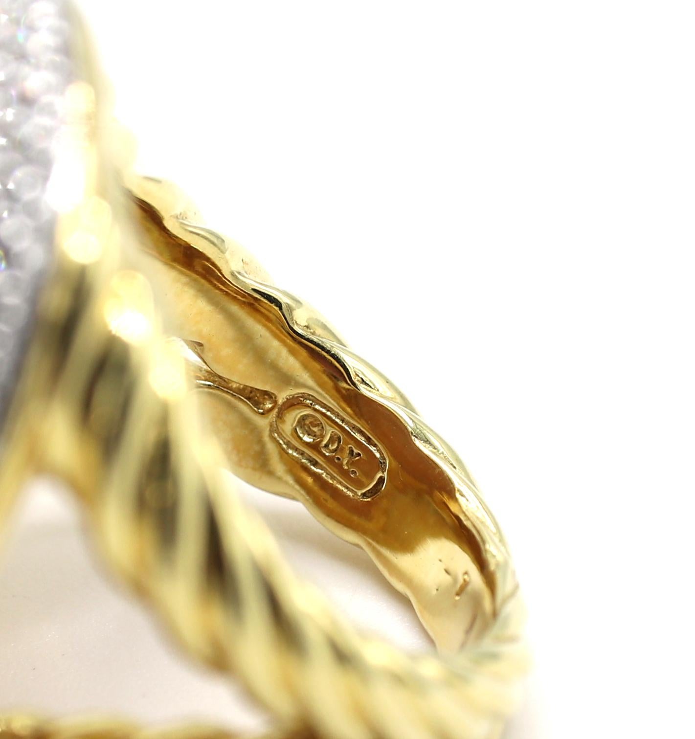 David Yurman Pfirsich-Mondstein & Diamant 18 Karat Gelbgold Cocktail-Ring im Zustand „Hervorragend“ in  Baltimore, MD