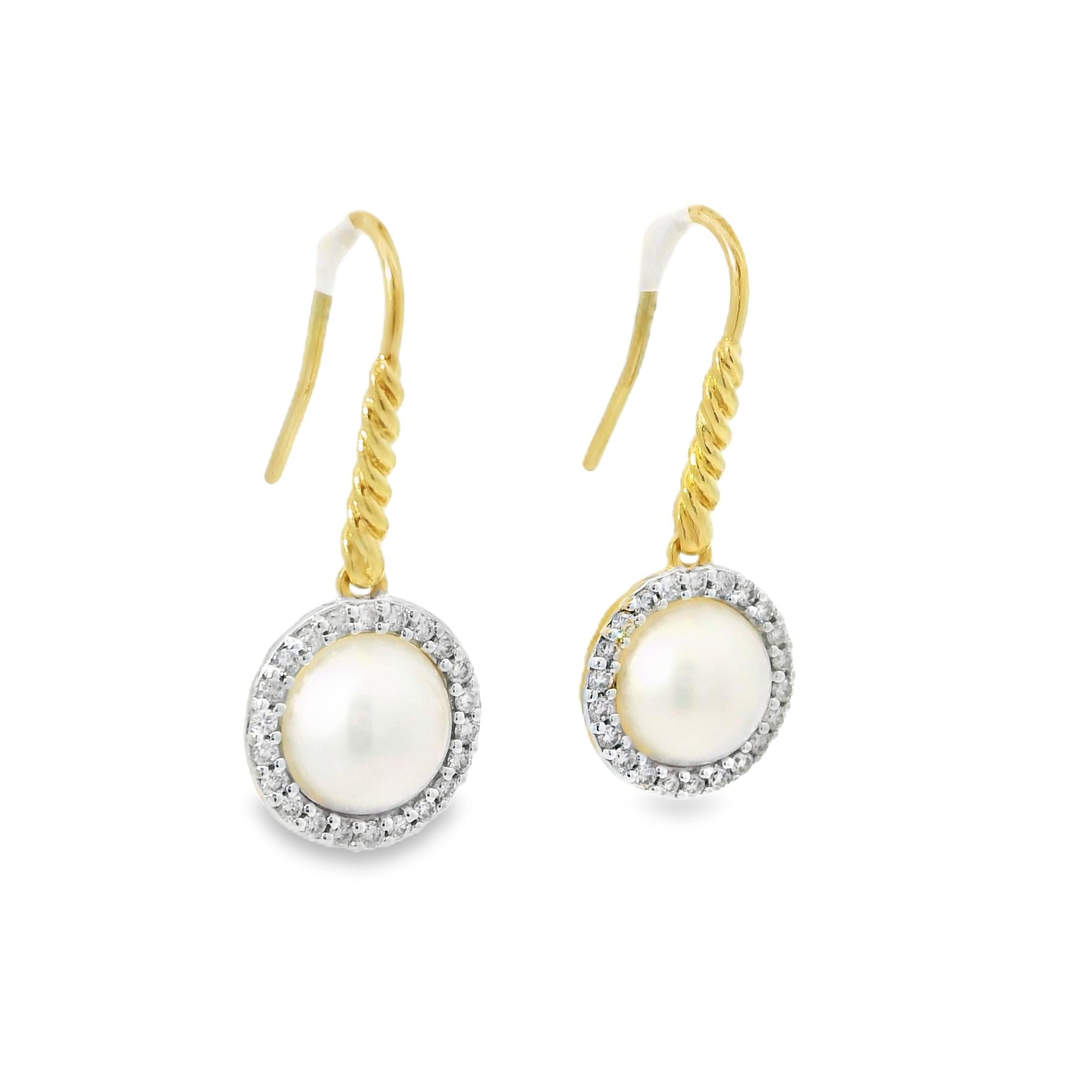 David Yurman 18k Yellow Gold Pearl & Natural Diamond Halo Earrings

Our location has been buying designer jewelry for 40+ years. We specialize in designer jewelry like David Yurman, Cartier, Roberto Coin and many others! 

Designer: David