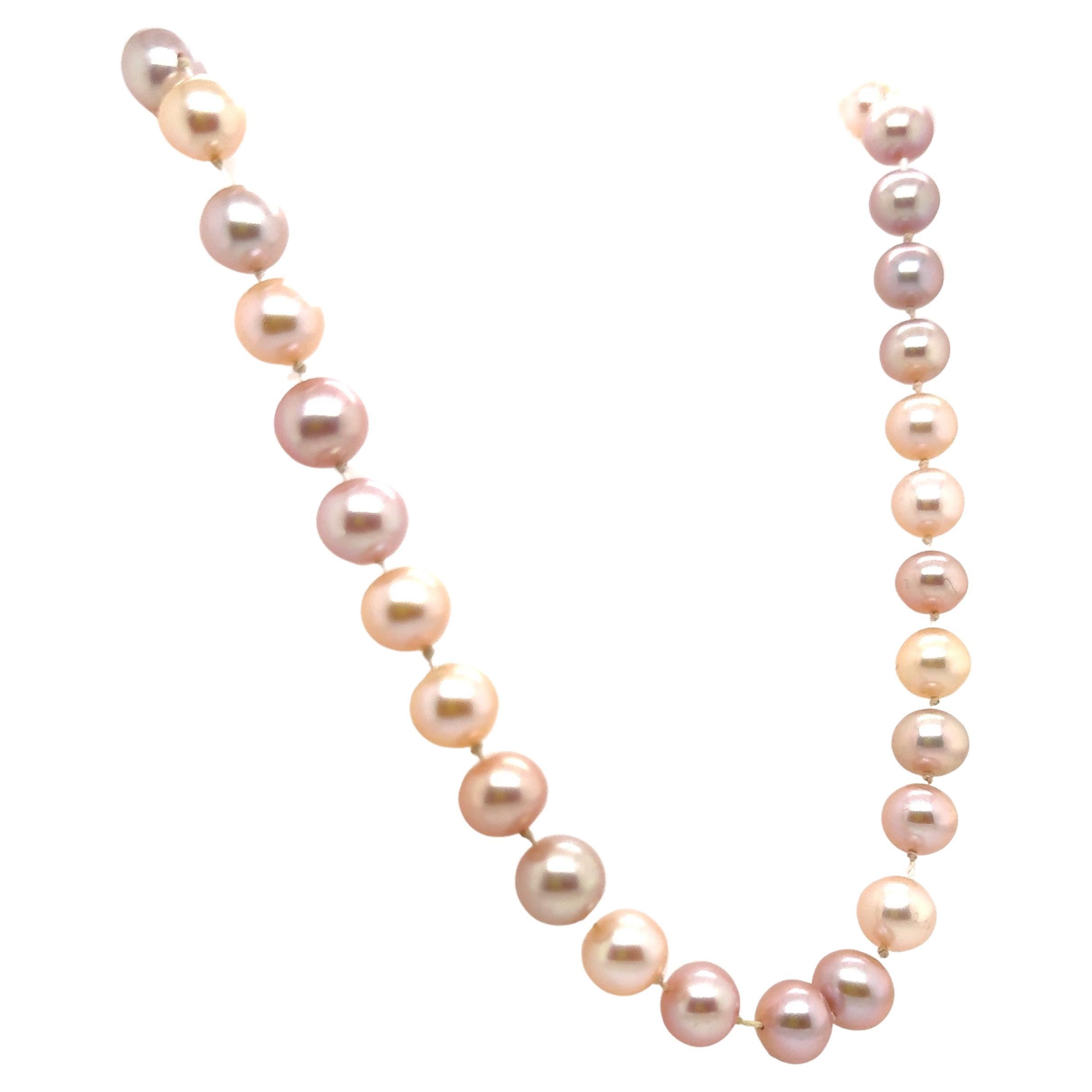 
Beautiful creation from famed designer David Yurman. This elegant pearl necklace highlights a strand of cultured fresh water pearls that show a 8 -8.5 mm diameter. 
The pearls show a brilliant luster with various hues of white seen in the strand.