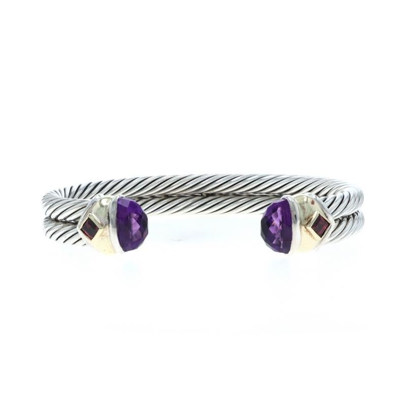 Marque : David Yurman
Collectional : Renaissance
Design :  Bracelet manchette

Informations sur les pierres

Améthyste naturelle
Carat(s) : NA
Coupe : damier

Grenat Rhodolite Naturel
Carat(s) : Nature
Coupe : Carré

Style de bracelet :