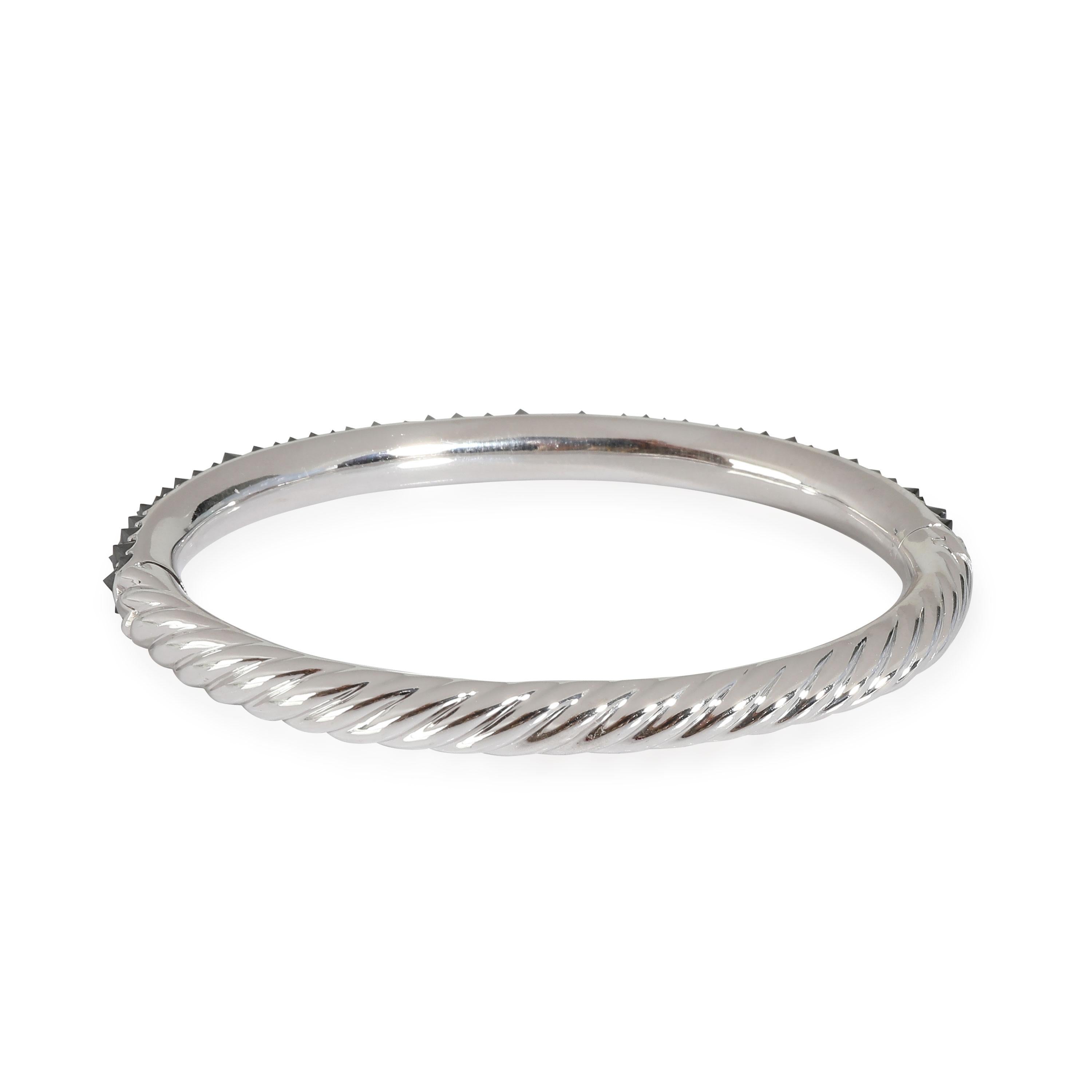 David Yurman: 18 Karat Weißgold Armband mit schwarzen Diamanten in umgekehrtem Set, 4 Karat

PRIMÄRE DETAILS
SKU: 138895
Auflistung Titel: David Yurman Reverse Set Schwarzer Diamant Armband in 18k Weißgold 4 CTW
Condit Beschreibung: Verkauft für