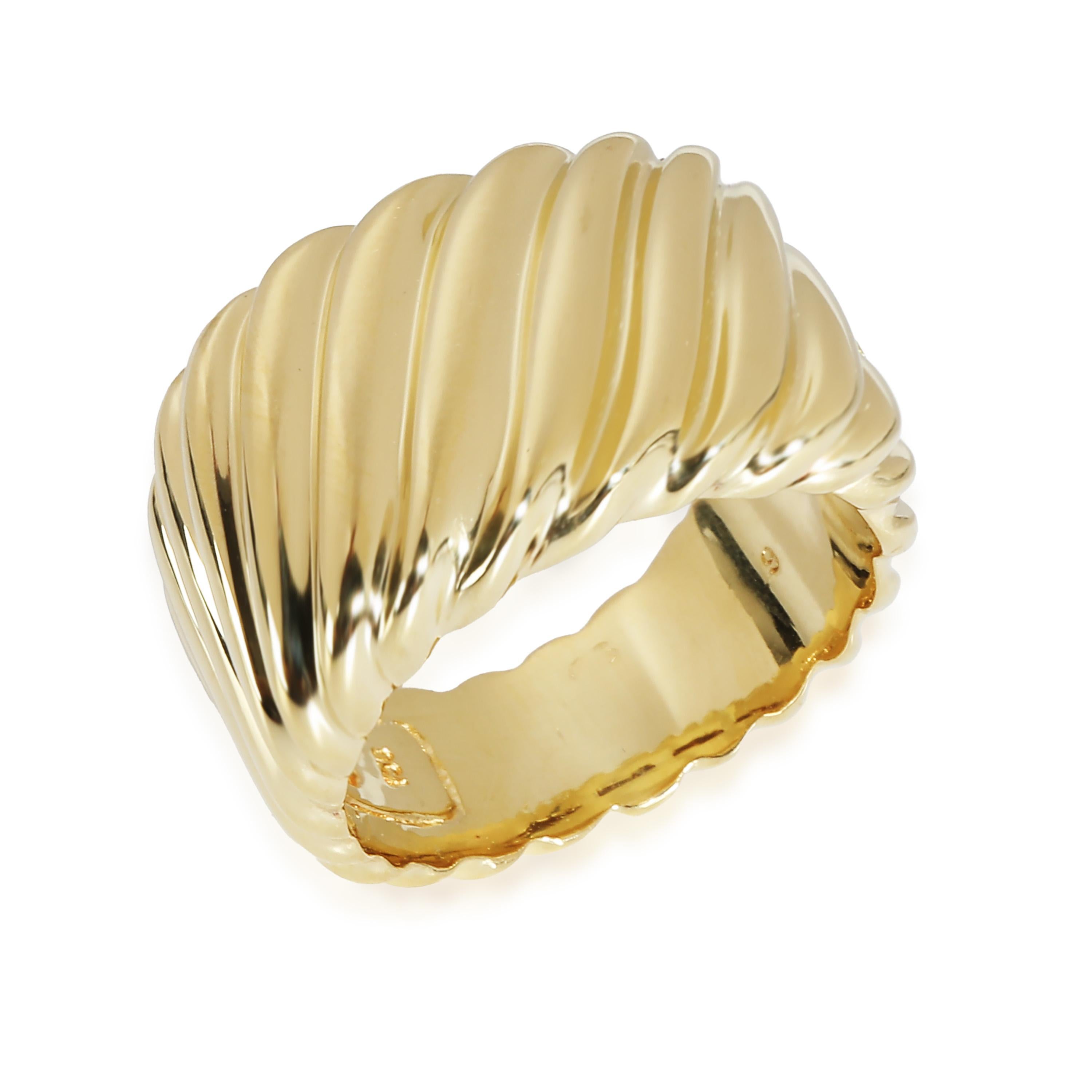 David Yurman Sculpted Cable Contour Ring in 18k Yellow Gold In Excellent Condition For Sale In New York, NY