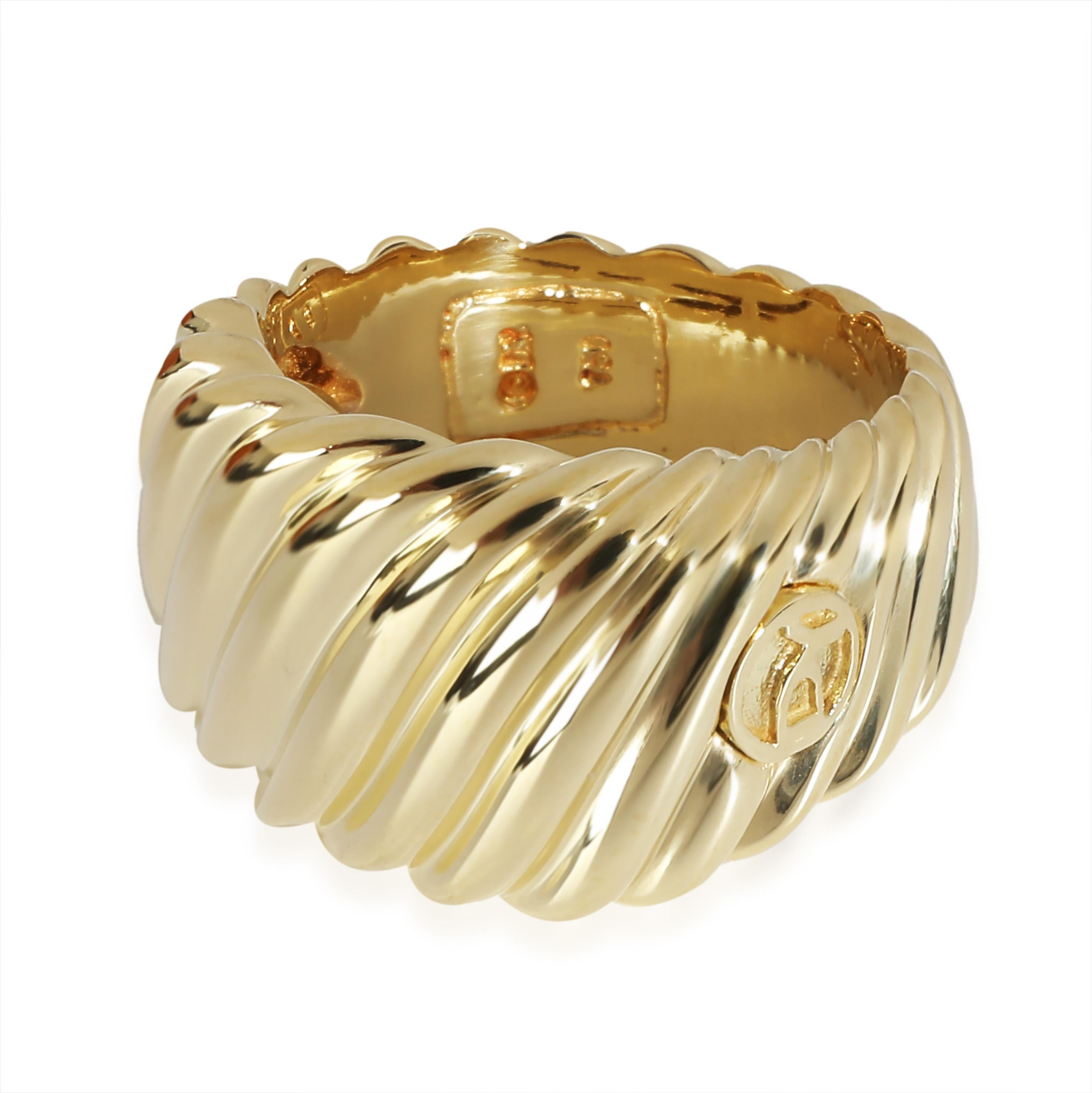 Women's or Men's David Yurman Sculpted Cable Contour Ring in 18k Yellow Gold For Sale