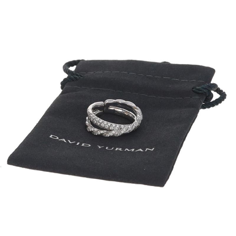Anillo David Yurman de oro blanco de 18 quilates con cable esculpido, pavé, flexible y 2 filas de diamantes SZ6 en venta 3