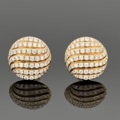 Pendientes esculpidos David Yurman de oro amarillo de 18 quilates con diamantes, 14 mm