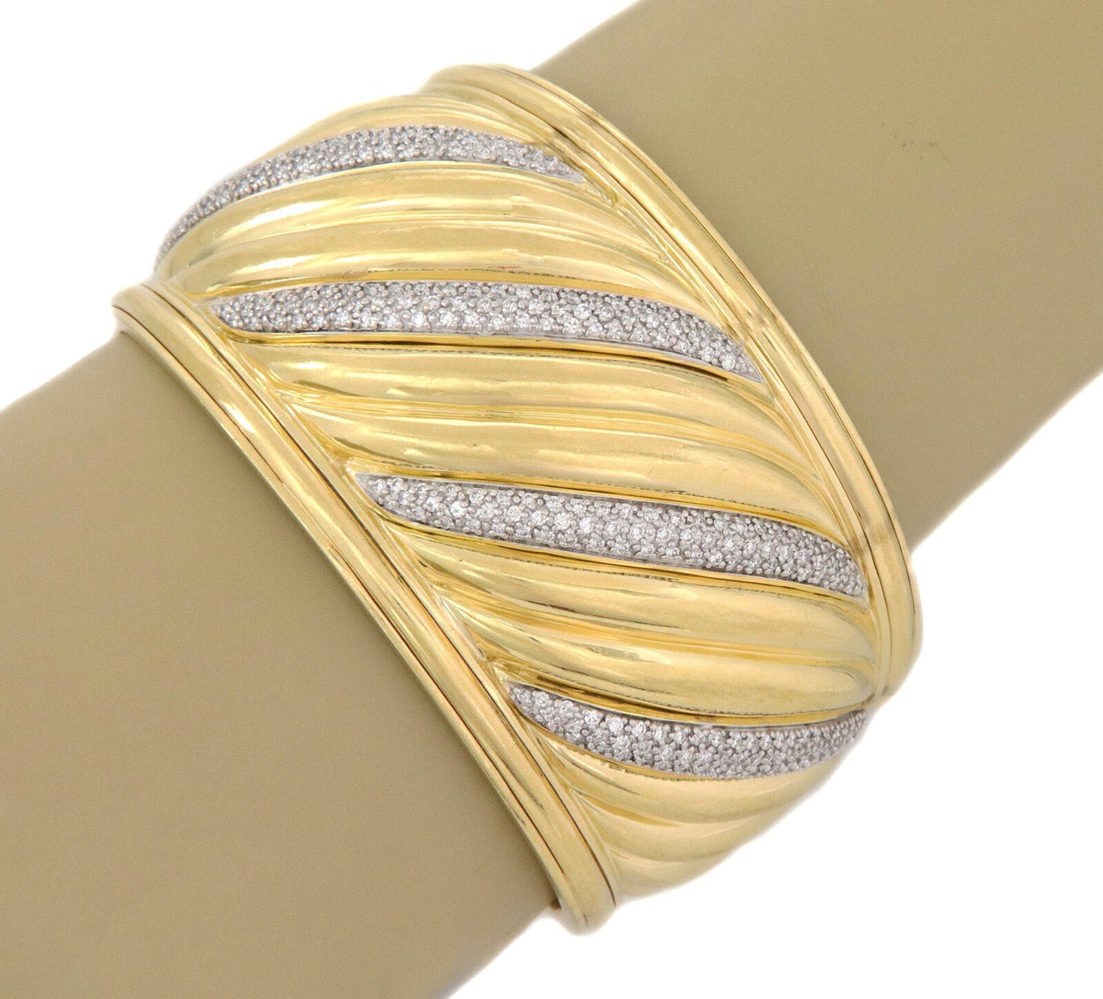 David Yurman Sculpted Pave Diamond 18k Gold Cuff Bracelet For Sale