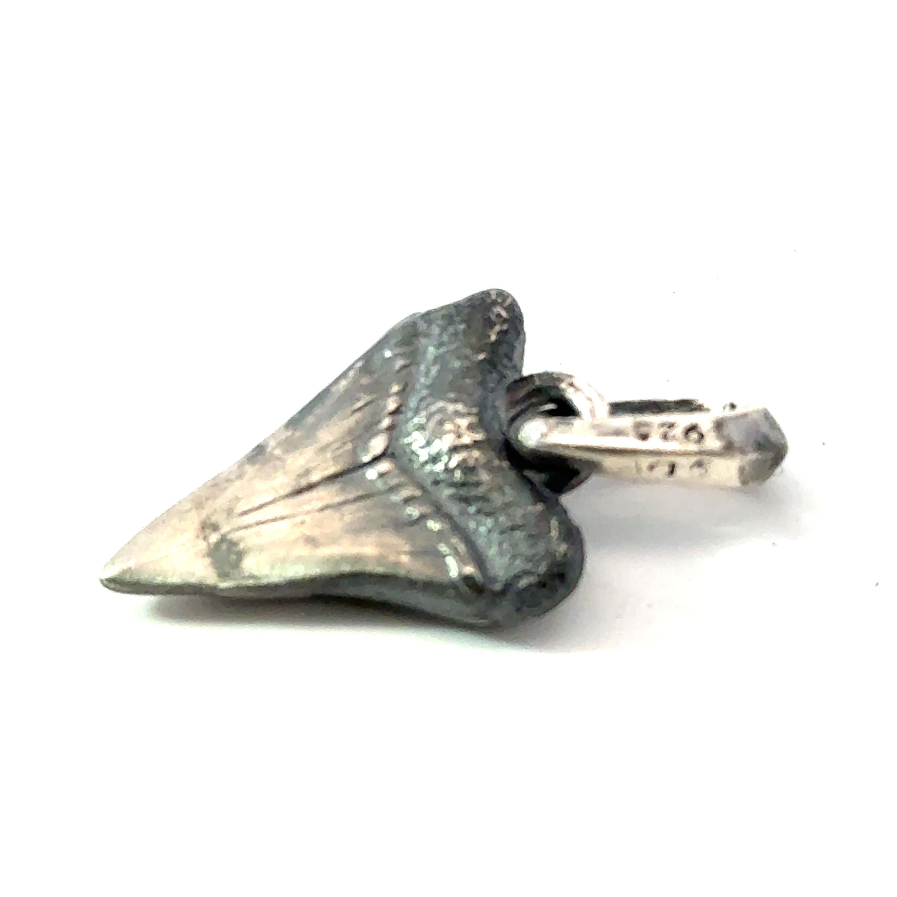 David Yurman Amuleto a dente di squalo in argento Sterling Estate In condizioni buone in vendita a Brooklyn, NY