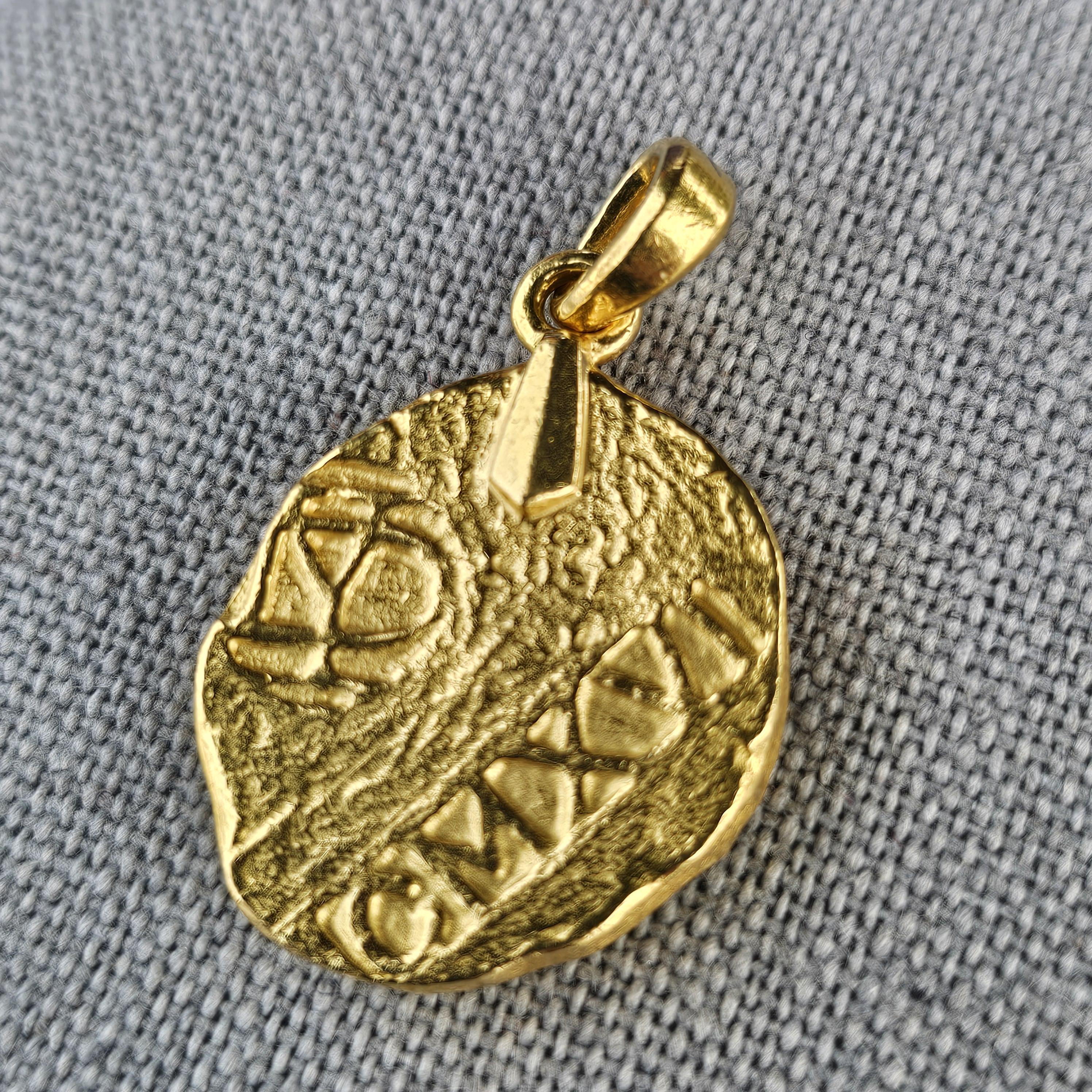 Women's David Yurman Shipwreck Coin Pendant Amulet 22k Yellow Gold 3500