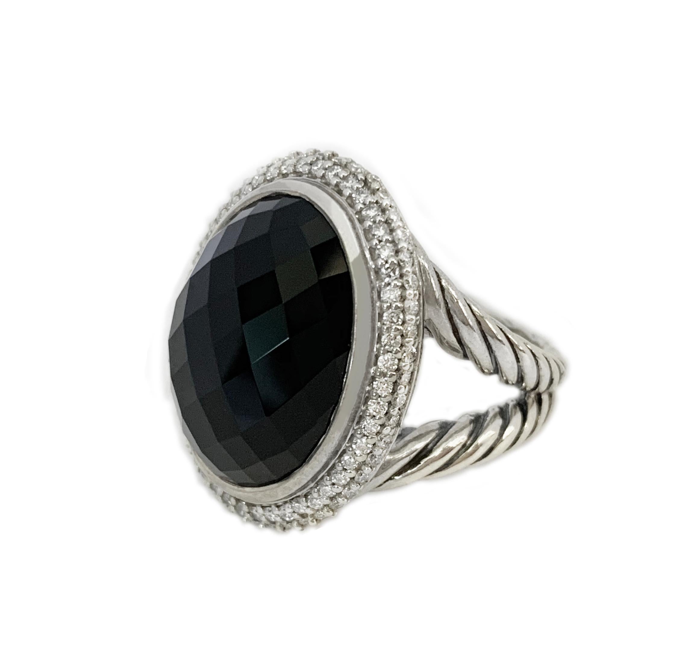 -Sterling Silver
-18mm x 13mm Cushion Cut Oval Black Onyx in Bezel Setting
-Twisted Cable Split Shank
-Ring size:7

New without Tags (never worn)
*David Yurman pouch included.

RETAIL:$ 1850