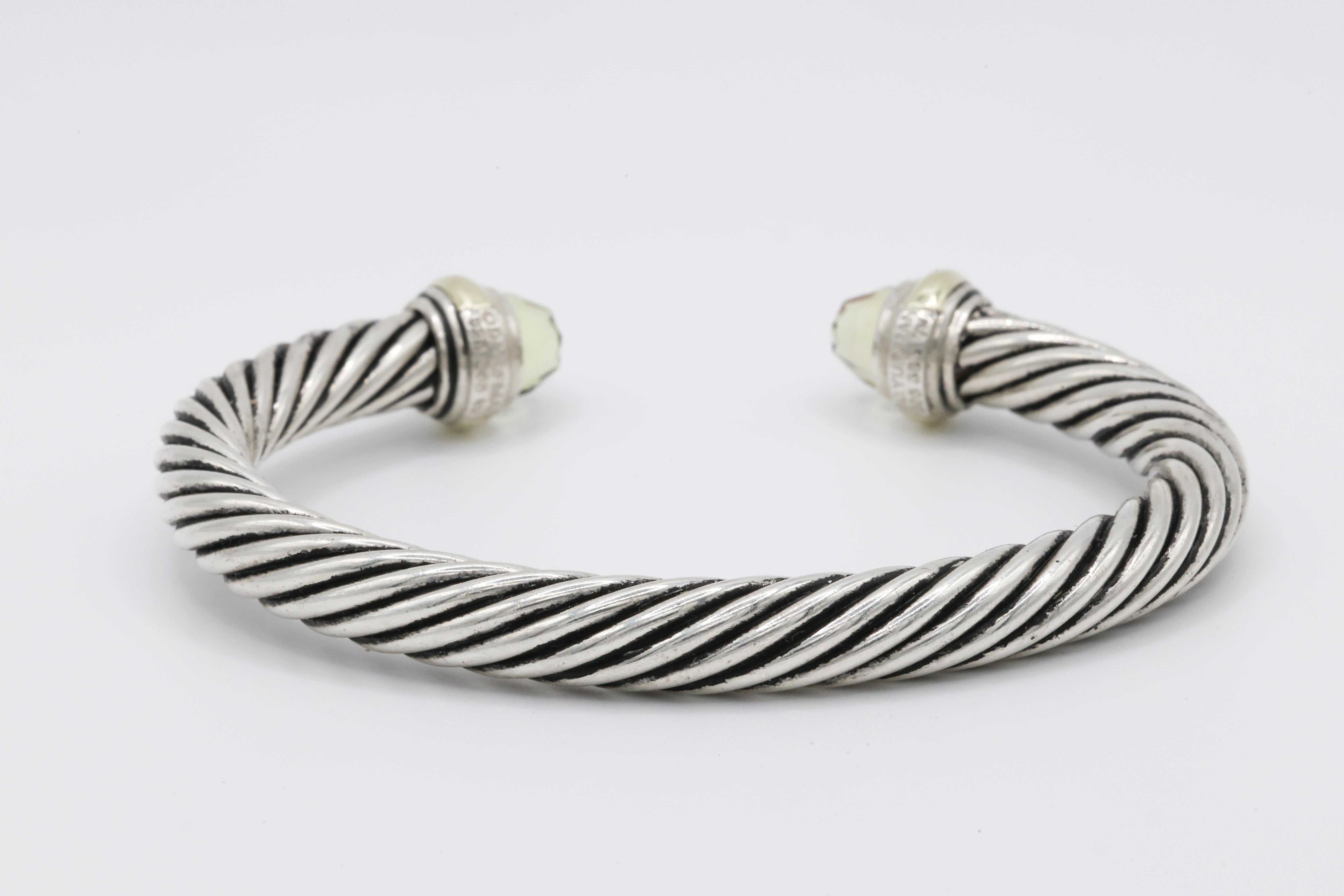 -Marque en argent 925
-7 mm
-Or jaune 14 carats