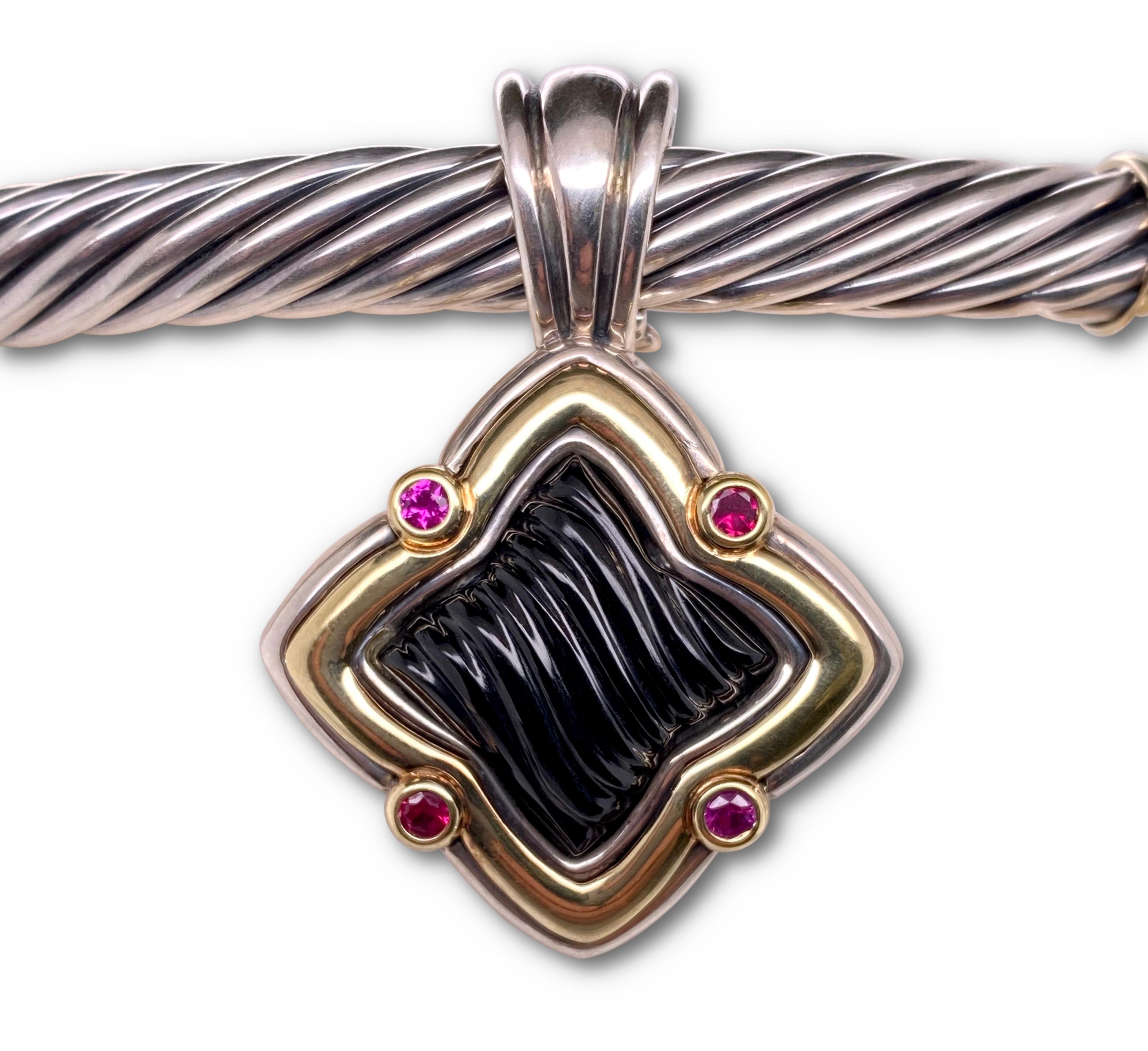 David Yurman Silver and Gold Onyx Garnet Quatrefoil Pendant Necklace In Excellent Condition In New York, NY