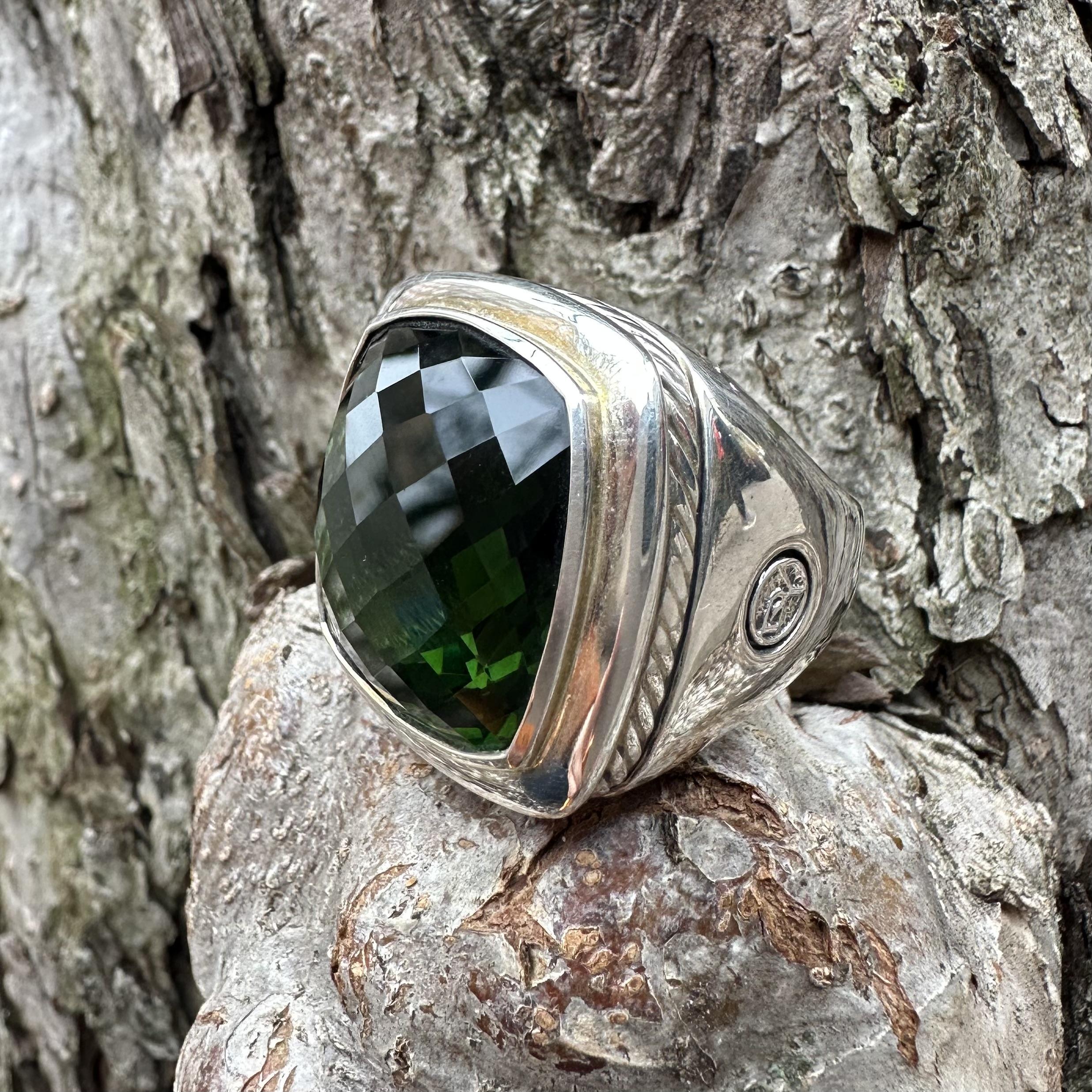 David Yurman Anillo Albion de 20 mm con piedra verde en forma de cojín de damero de plata en venta 8